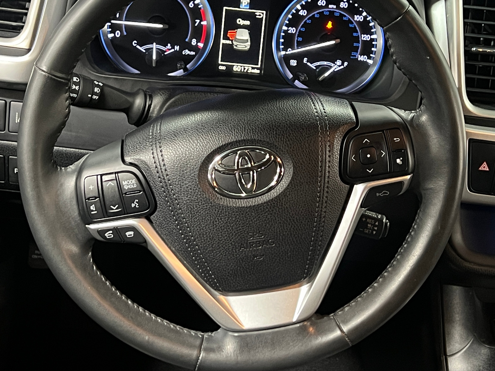 Thumbnail: 2015 Toyota Highlander - 4
