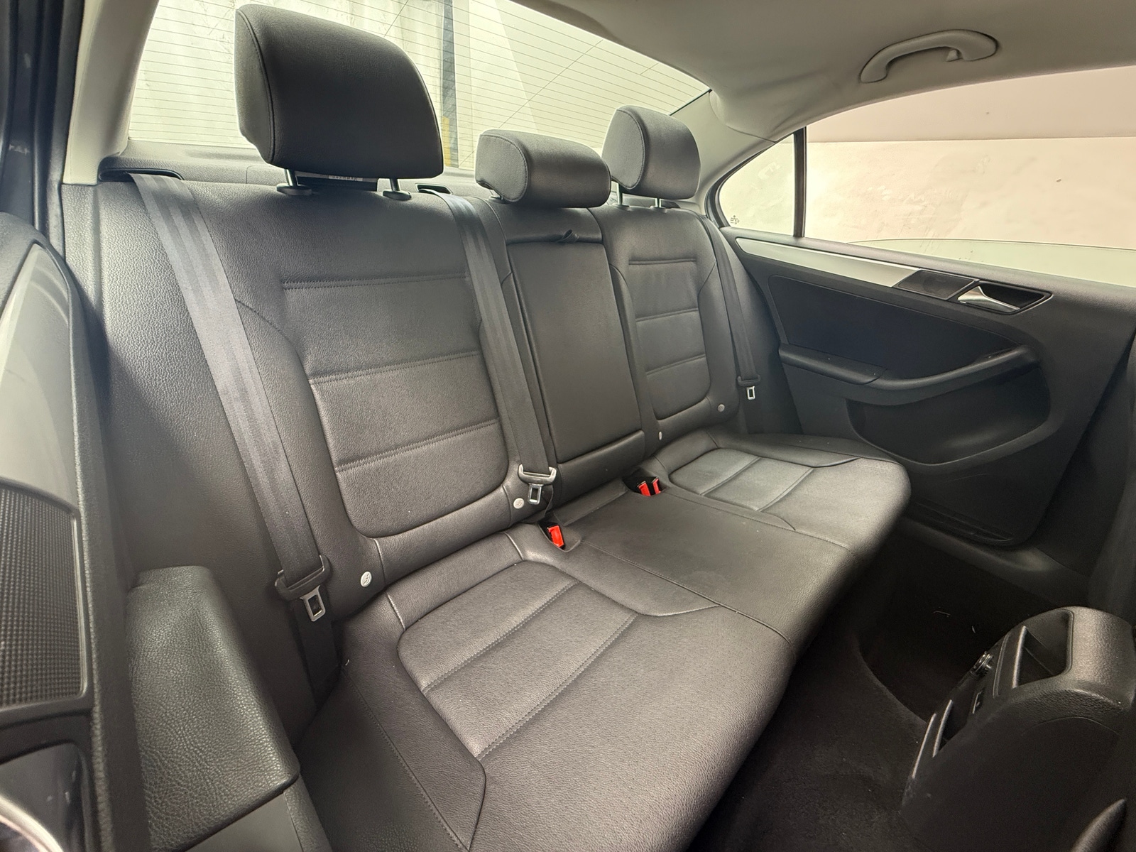 Thumbnail: 2011 Volkswagen Jetta - 5
