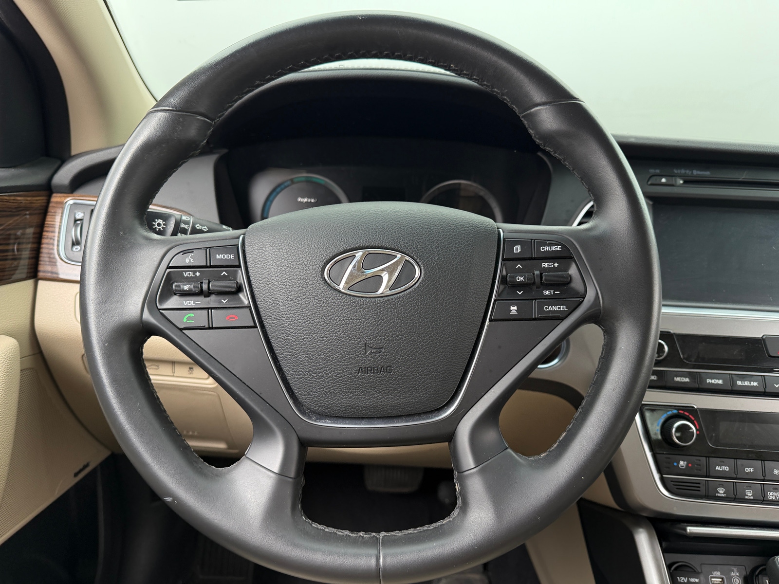Thumbnail: 2017 Hyundai Sonata - 4