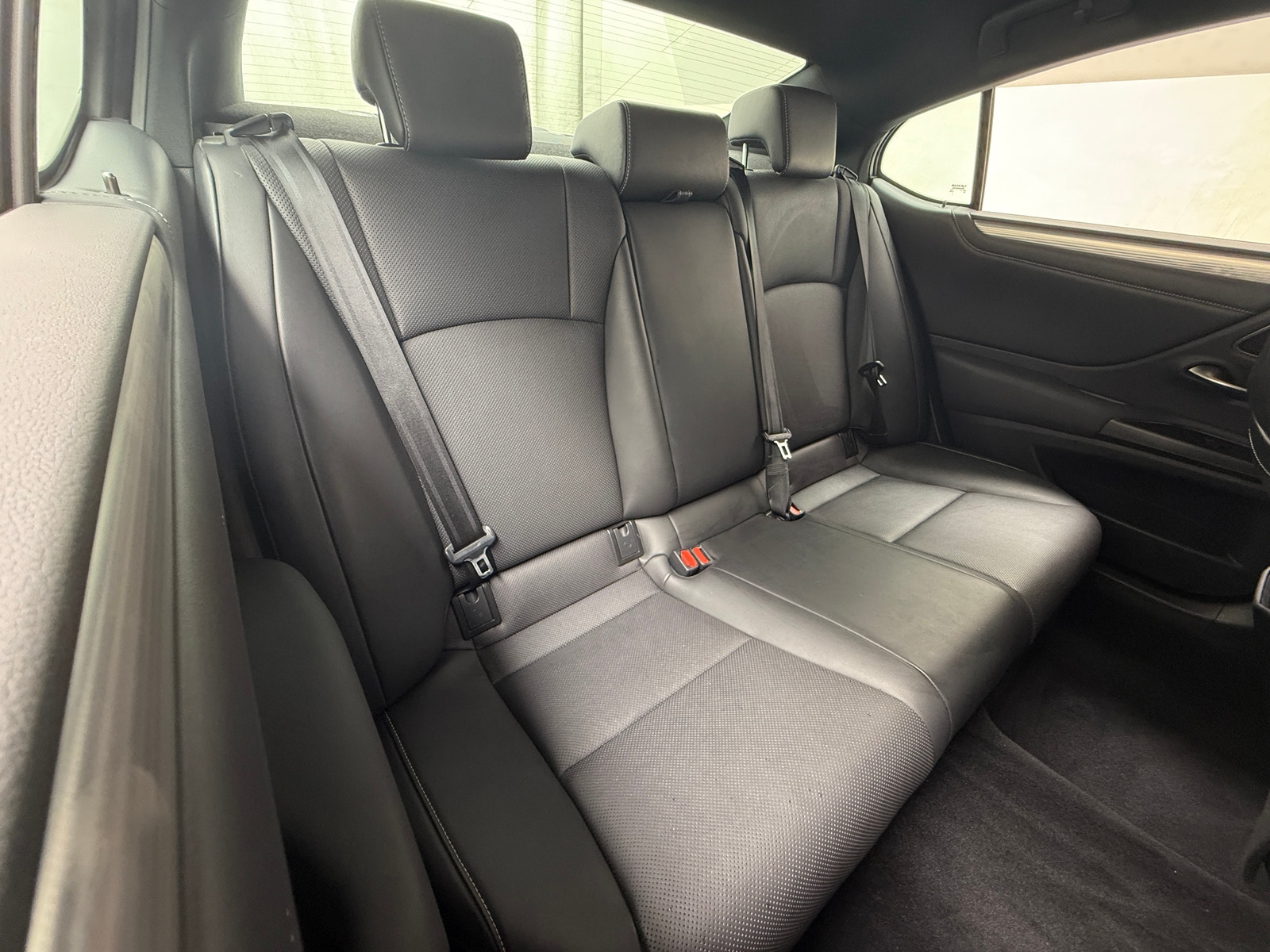 Thumbnail: 2019 Lexus ES - 6