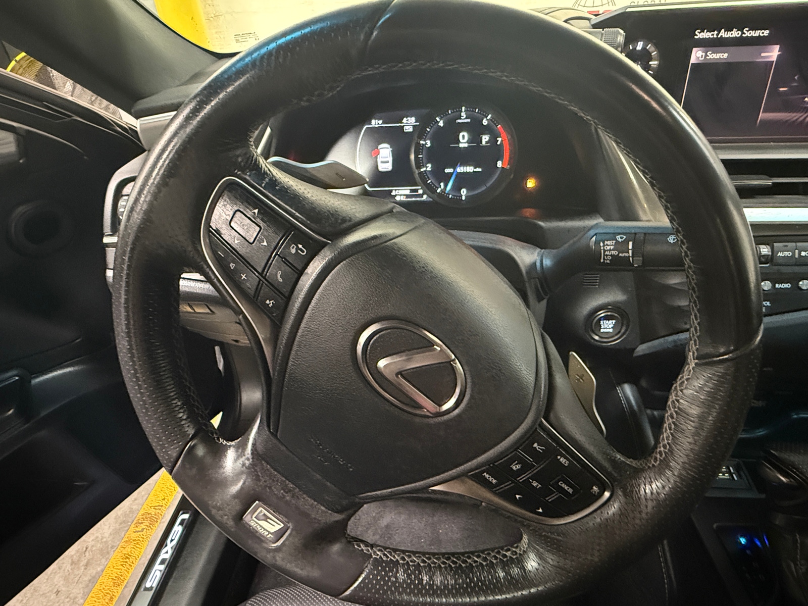 Thumbnail: 2019 Lexus ES - 5