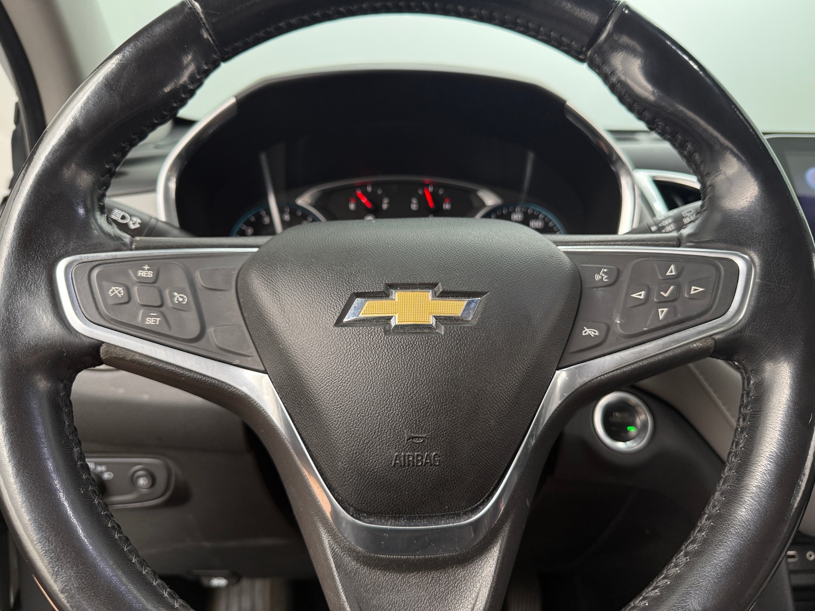 Thumbnail: 2019 Chevrolet Equinox - 4