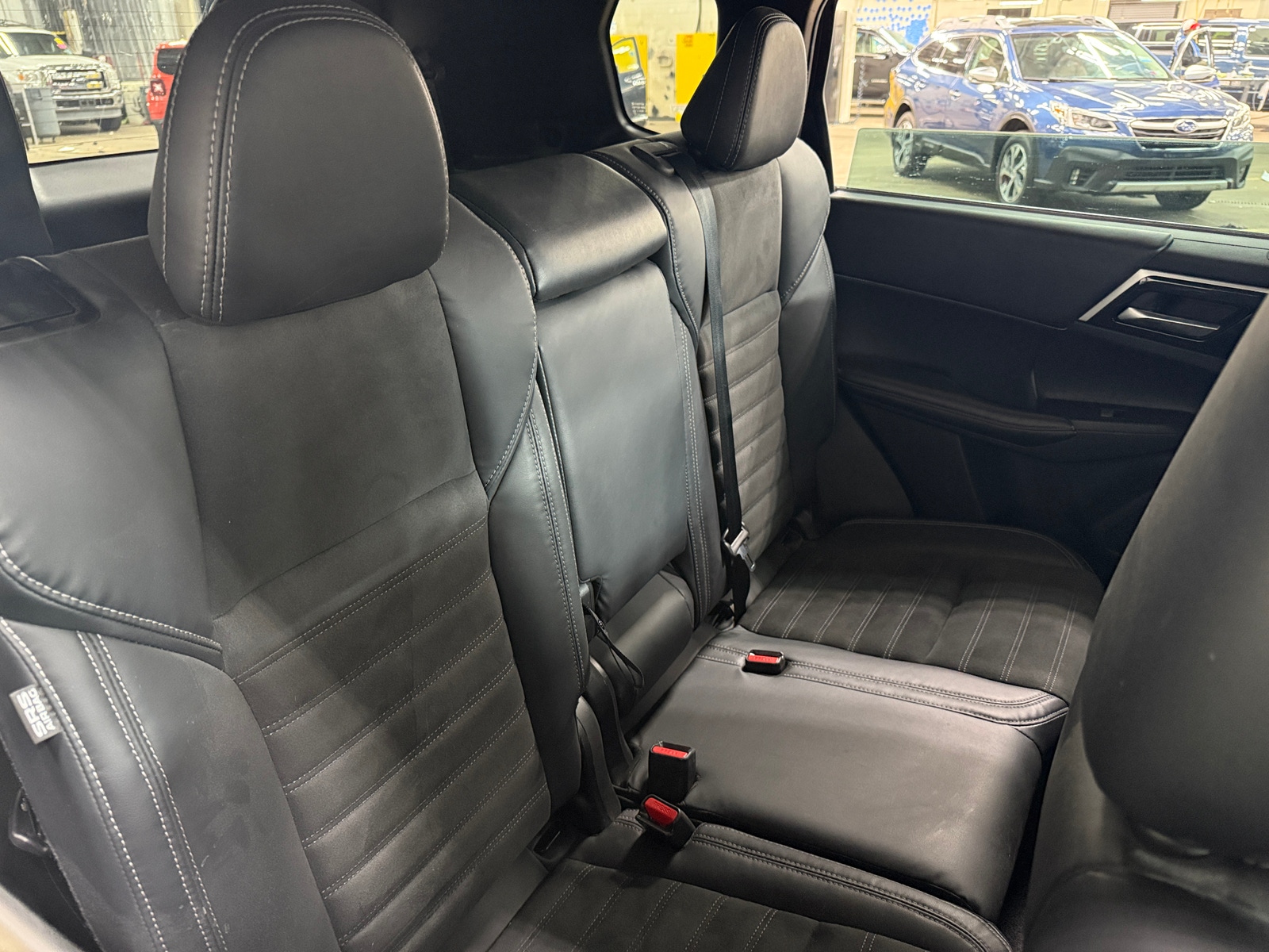 Thumbnail: 2023 Mitsubishi Outlander - 5