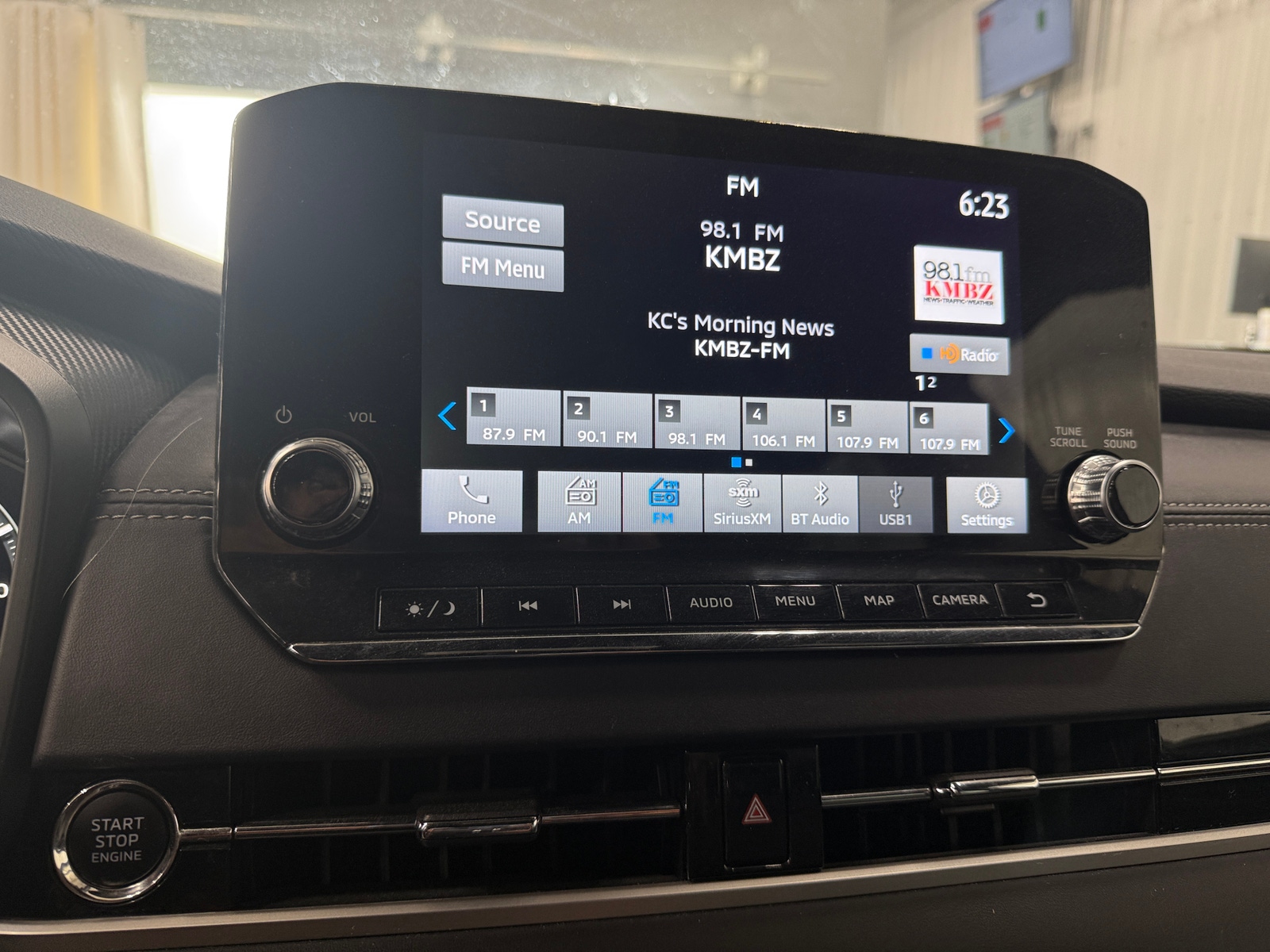 Thumbnail: 2023 Mitsubishi Outlander - 3