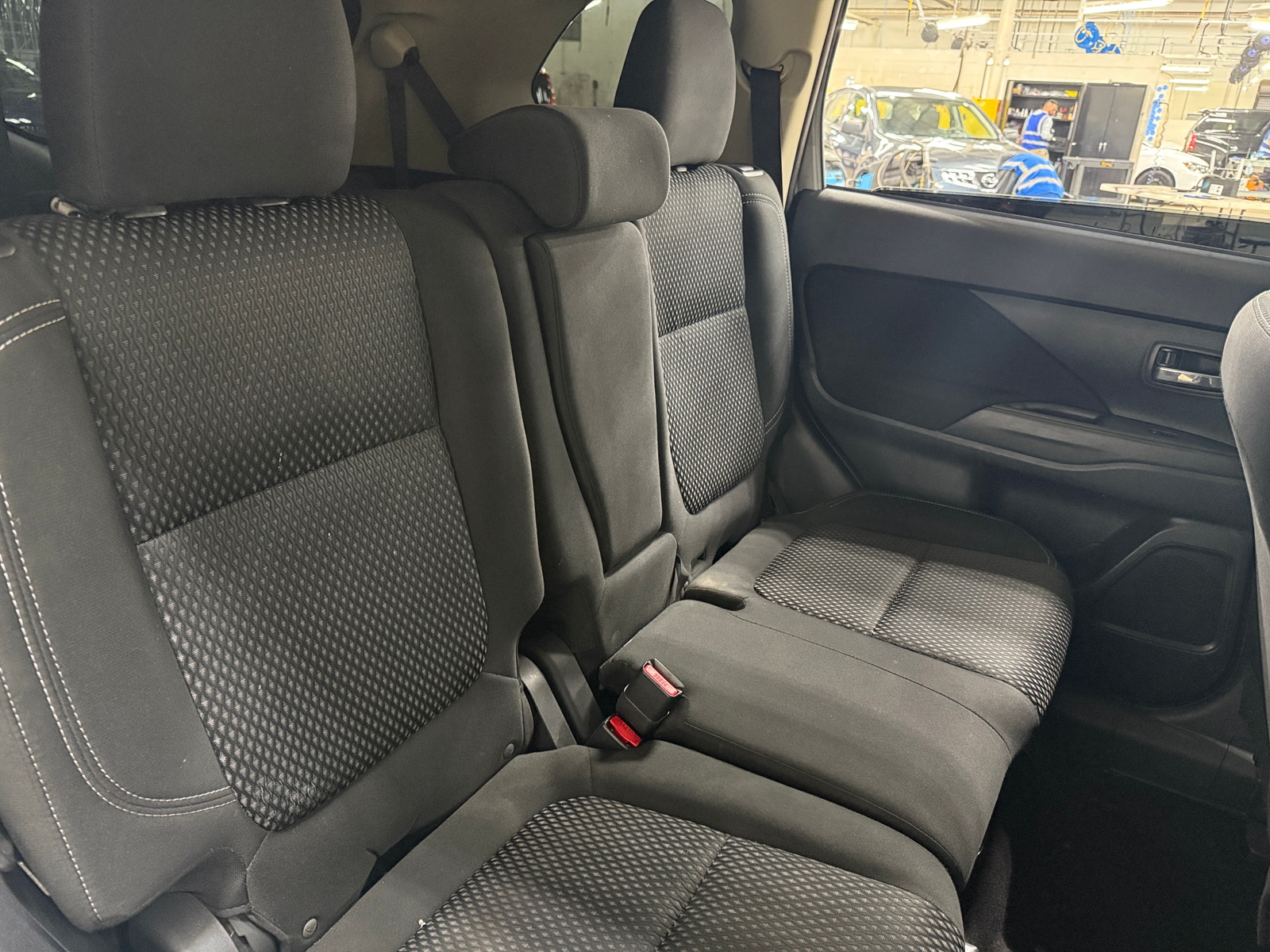 Thumbnail: 2019 Mitsubishi Outlander - 6