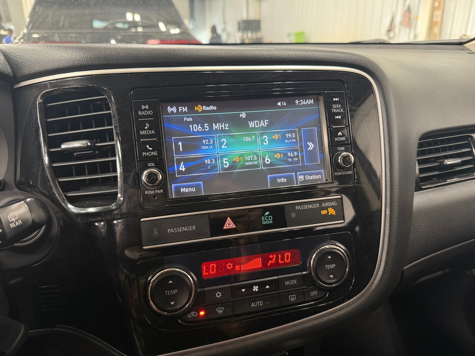 Thumbnail: 2019 Mitsubishi Outlander - 4
