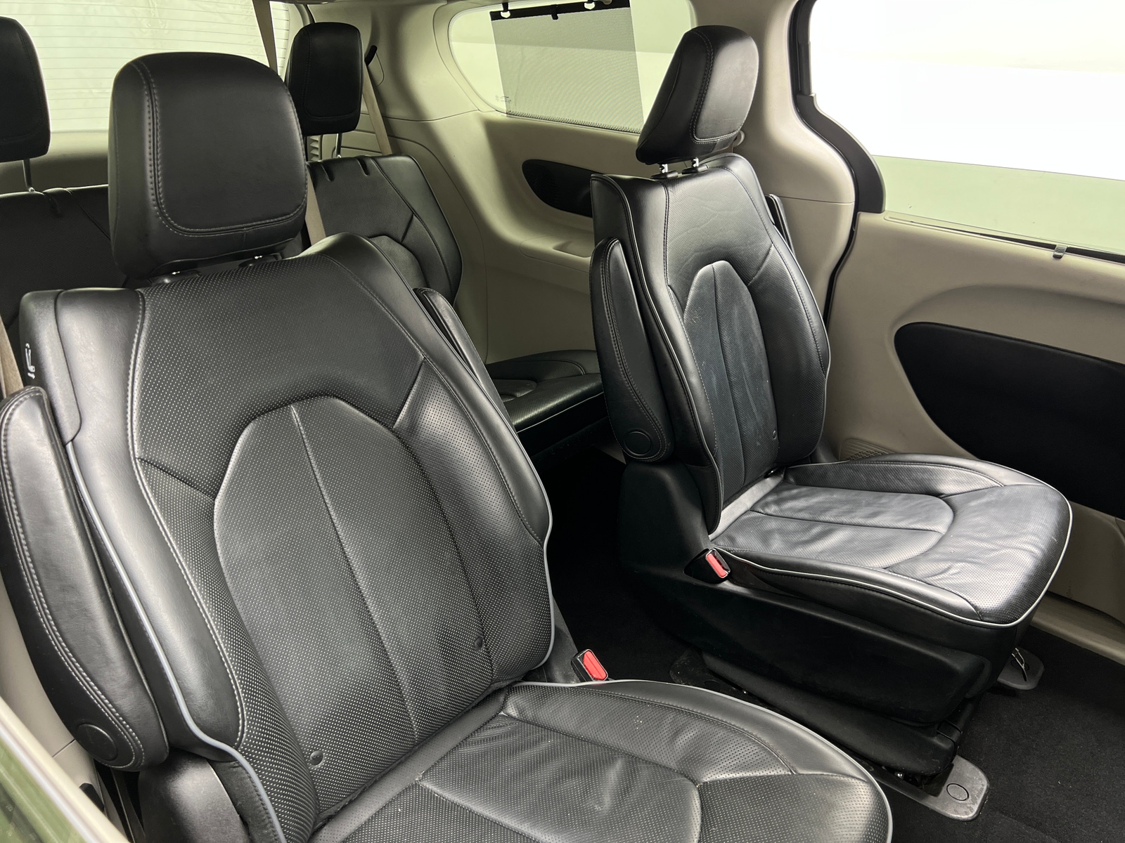 Thumbnail: 2018 Chrysler Pacifica - 5