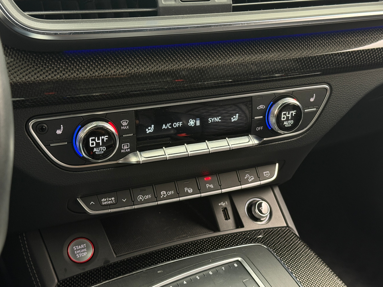 Thumbnail: 2019 Audi SQ5 - 3