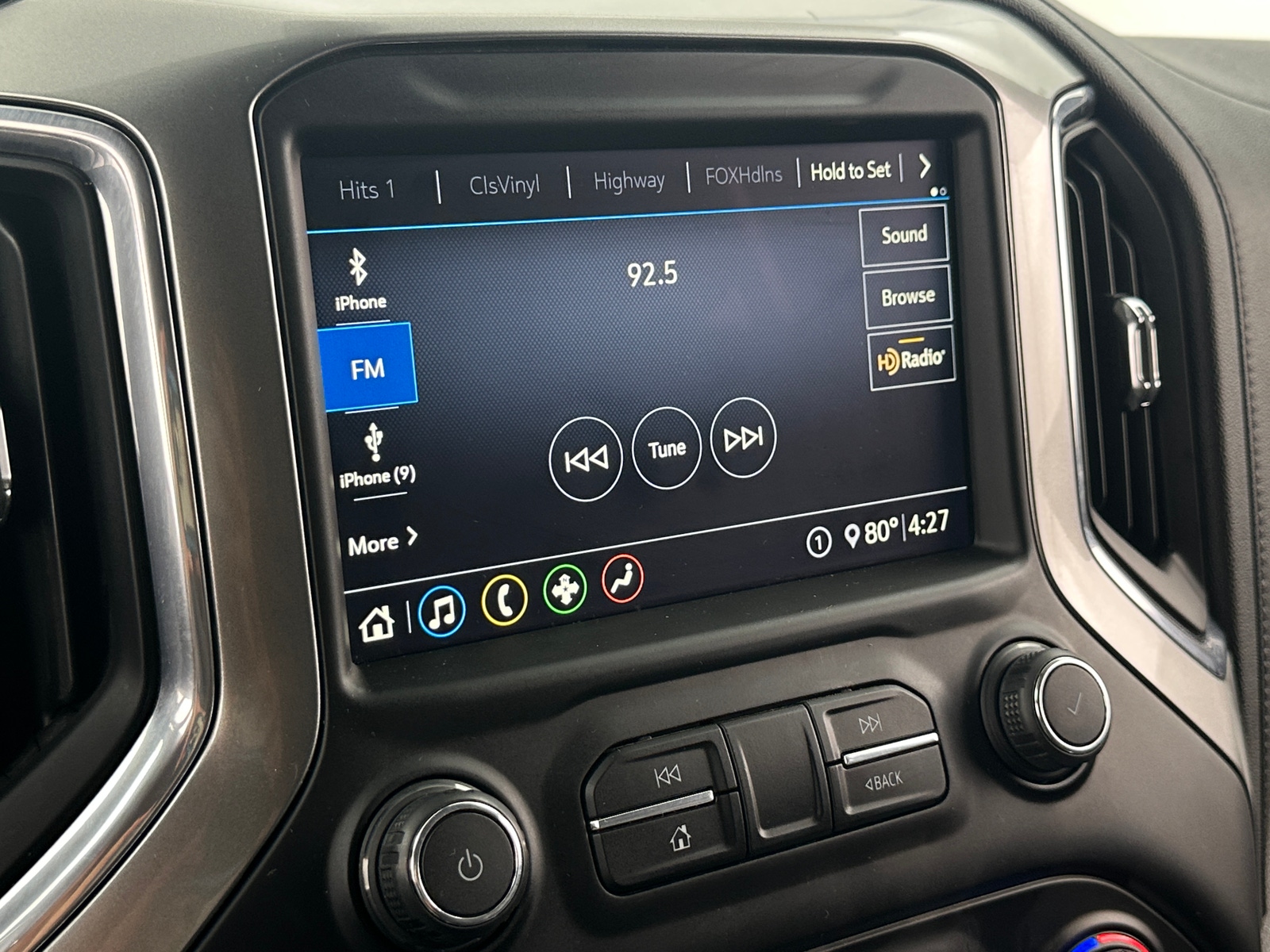 Thumbnail: 2020 Chevrolet Silverado 1500 - 3
