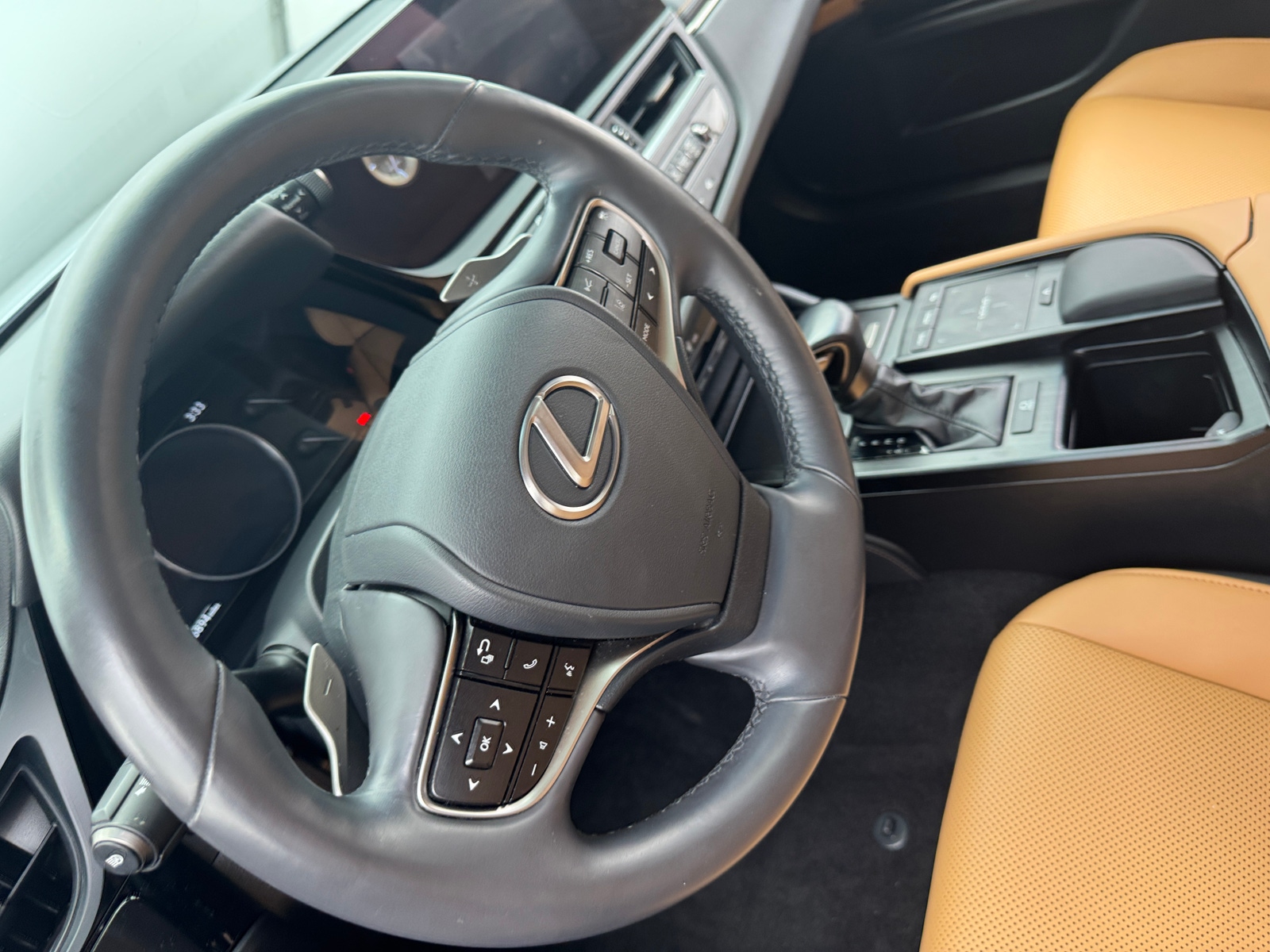 Thumbnail: 2022 Lexus ES - 4