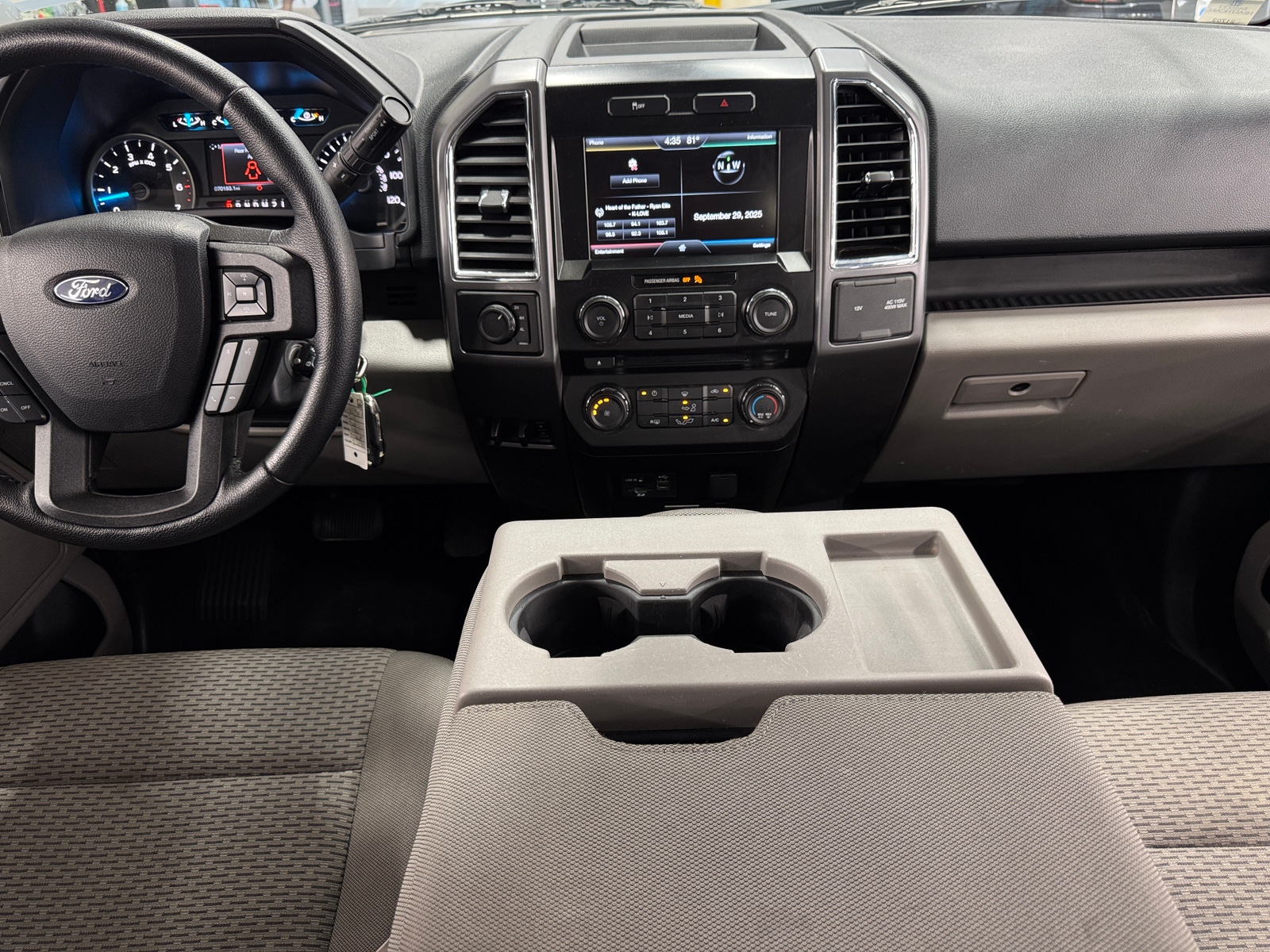 Thumbnail: 2015 Ford Econoline - 3