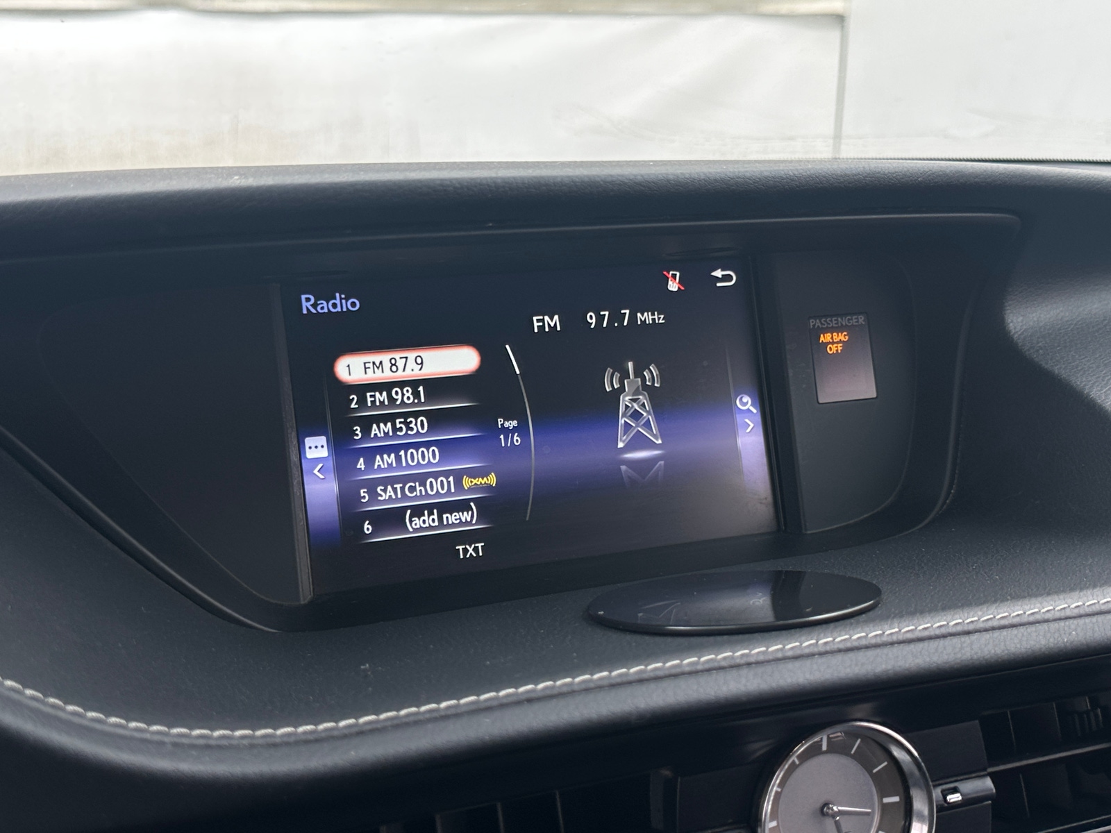 Thumbnail: 2018 Lexus ES - 4