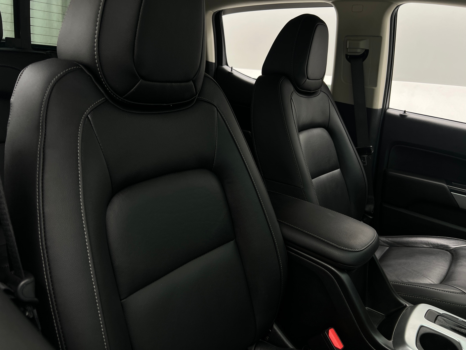 Thumbnail: 2022 Chevrolet Colorado - 2