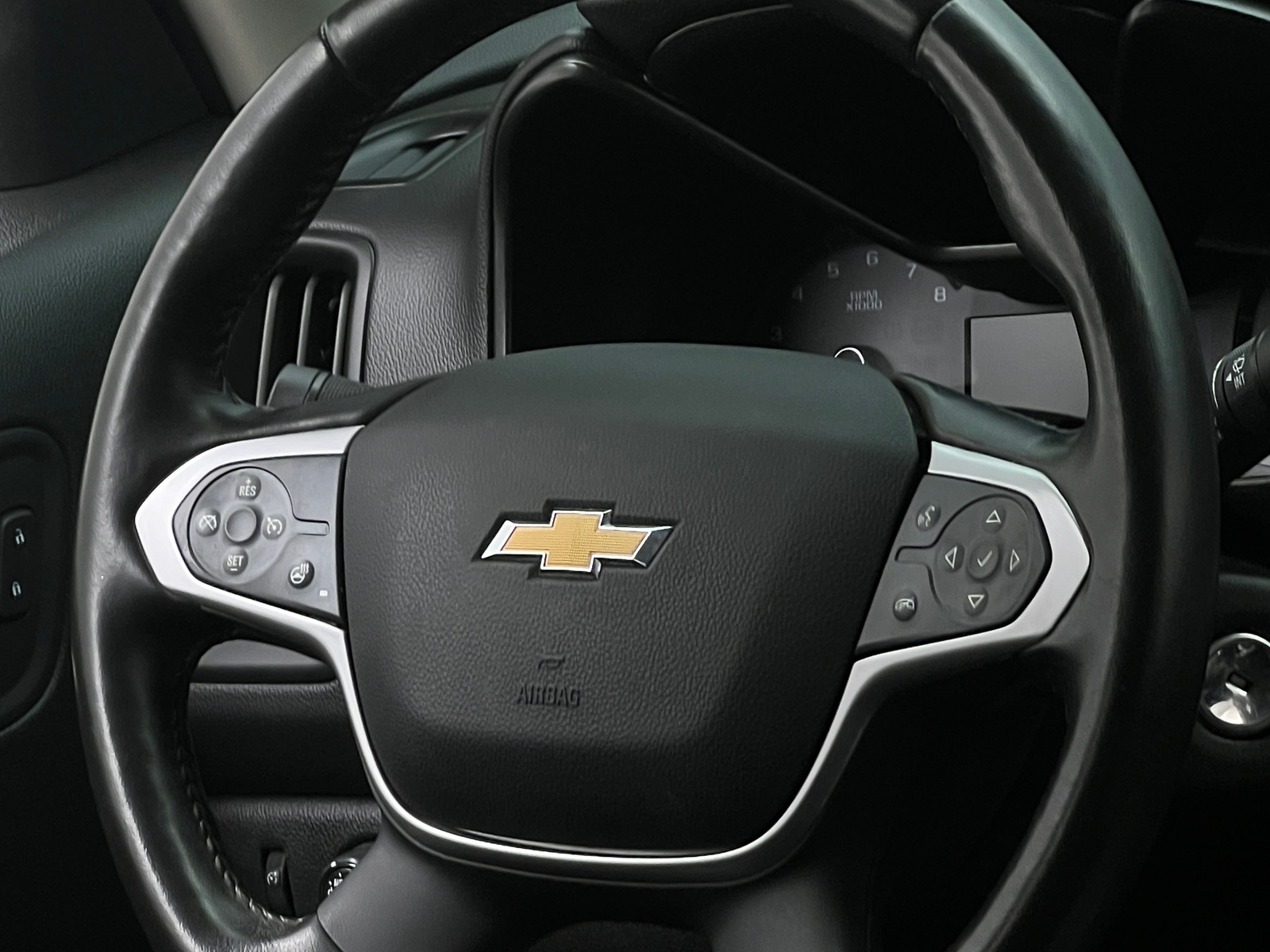 Thumbnail: 2022 Chevrolet Colorado - 5