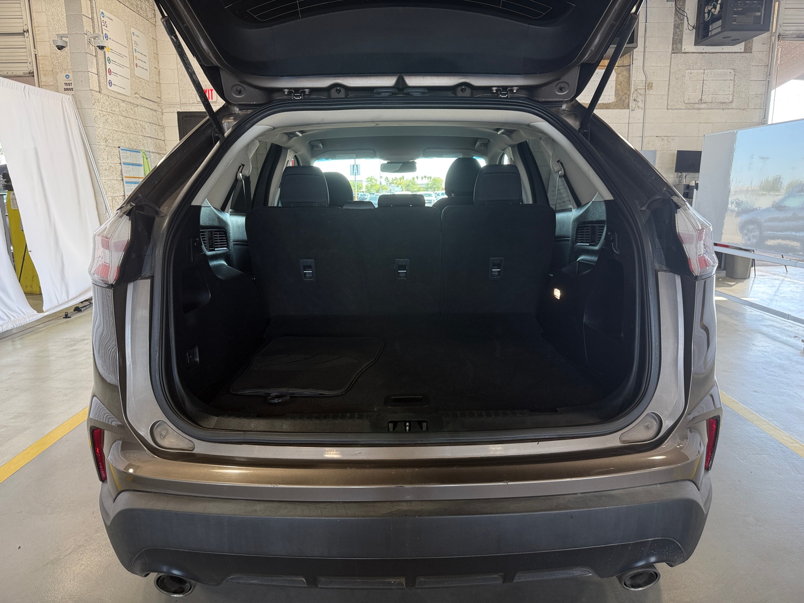 Thumbnail: 2019 Ford Edge - 7
