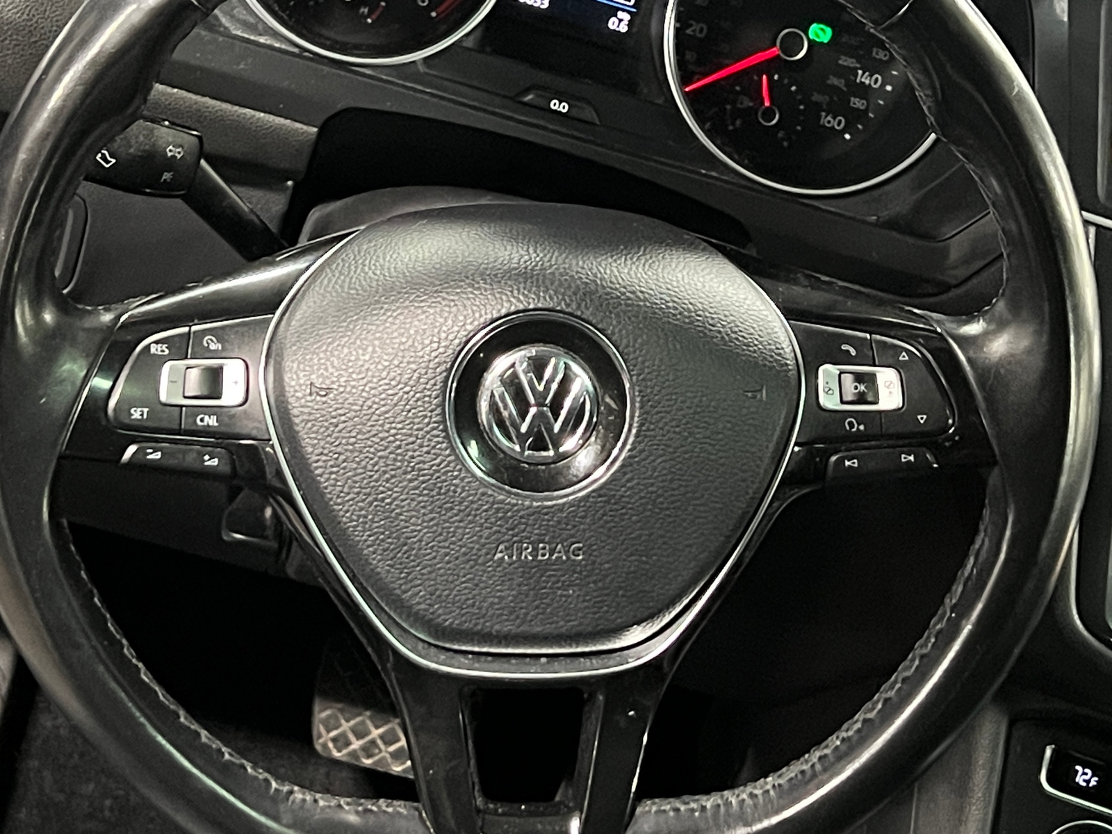 Thumbnail: 2018 Volkswagen Tiguan - 4
