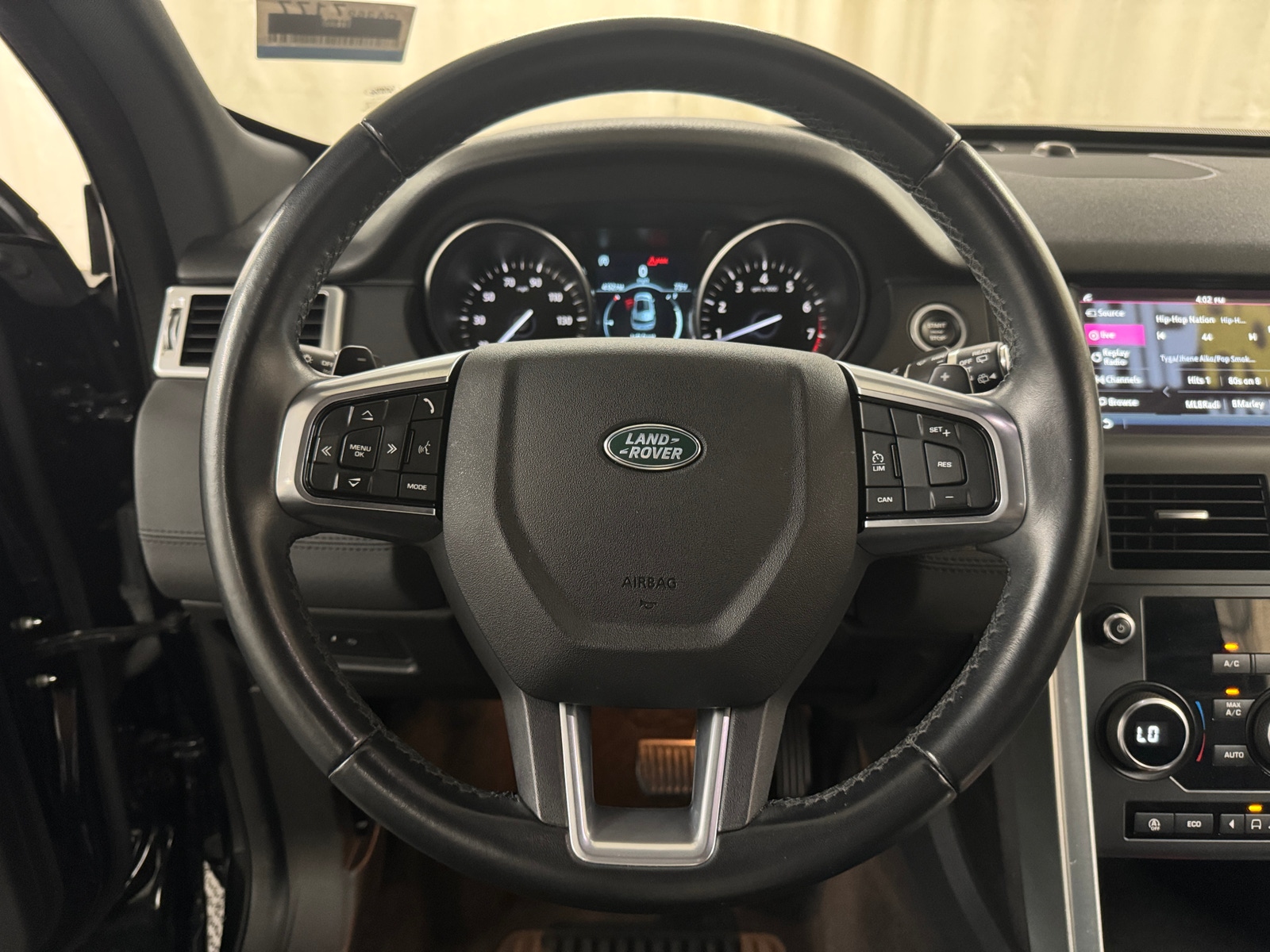 Thumbnail: 2019 Land Rover Discovery Sport - 4
