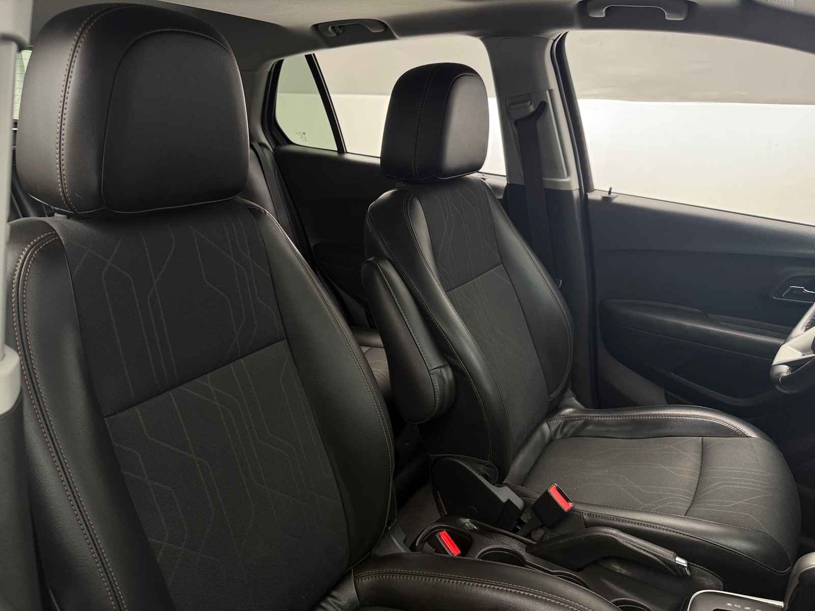 Thumbnail: 2017 Chevrolet Trax - 2