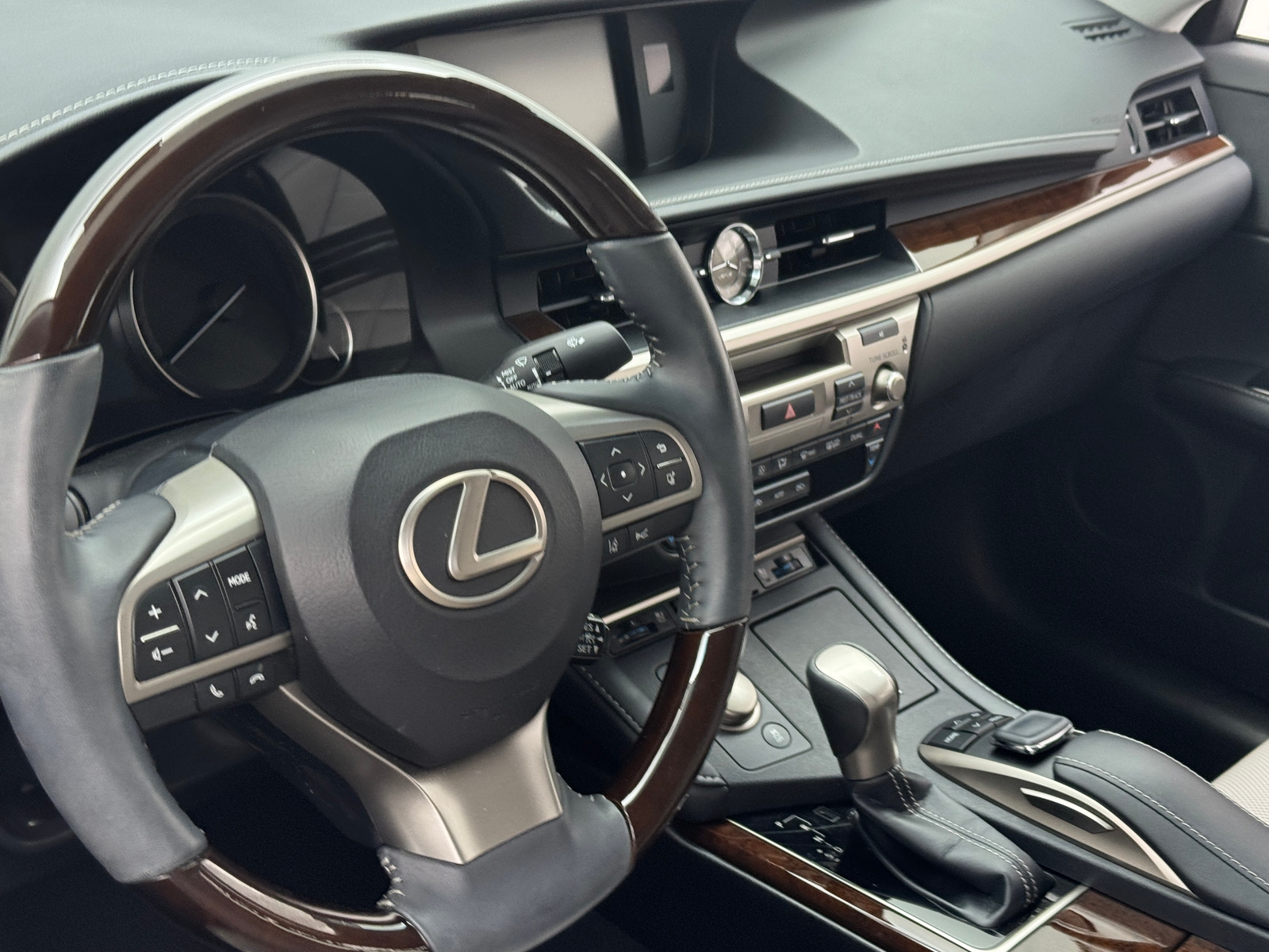 Thumbnail: 2018 Lexus ES - 5