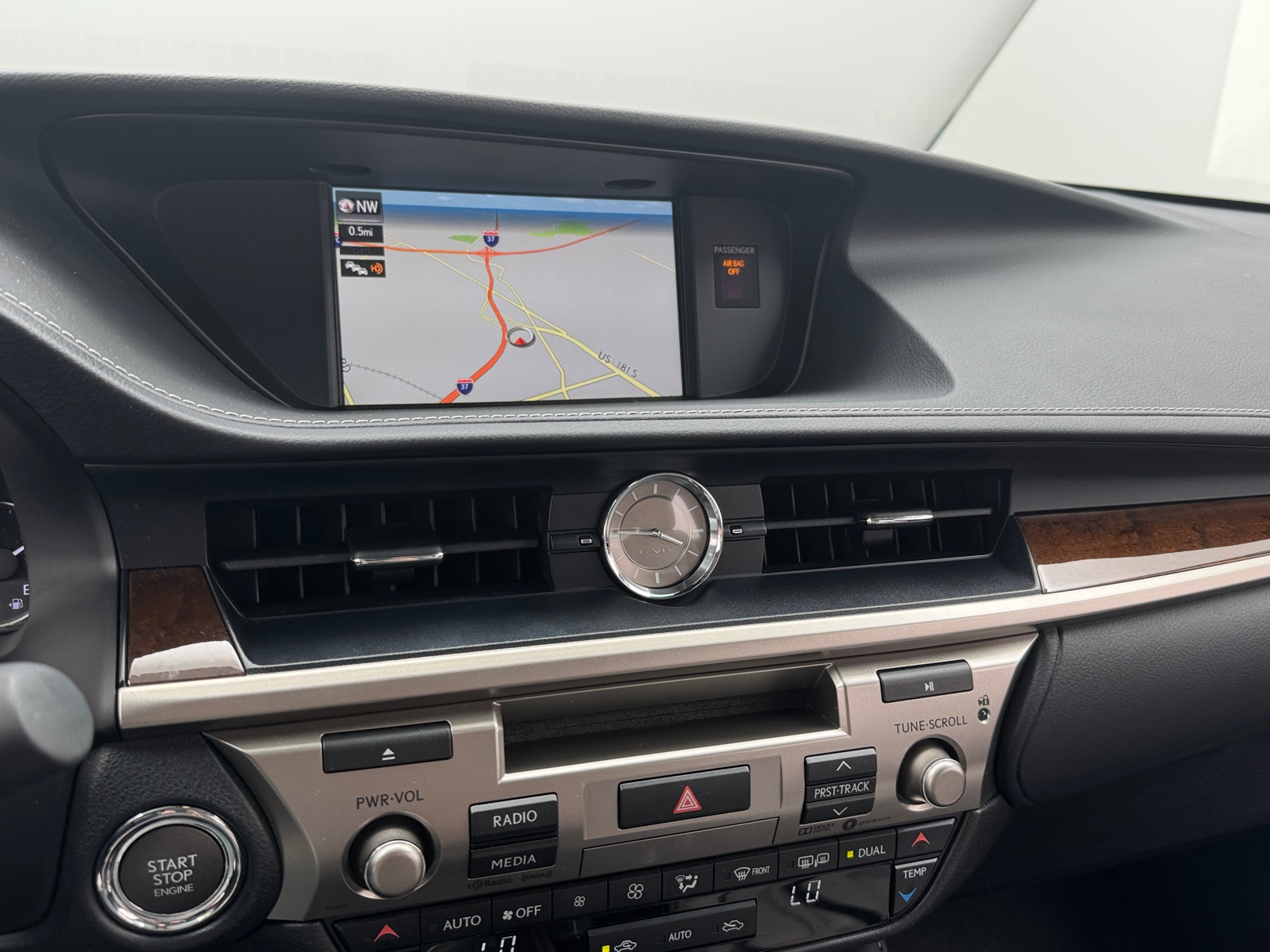 Thumbnail: 2018 Lexus ES - 4