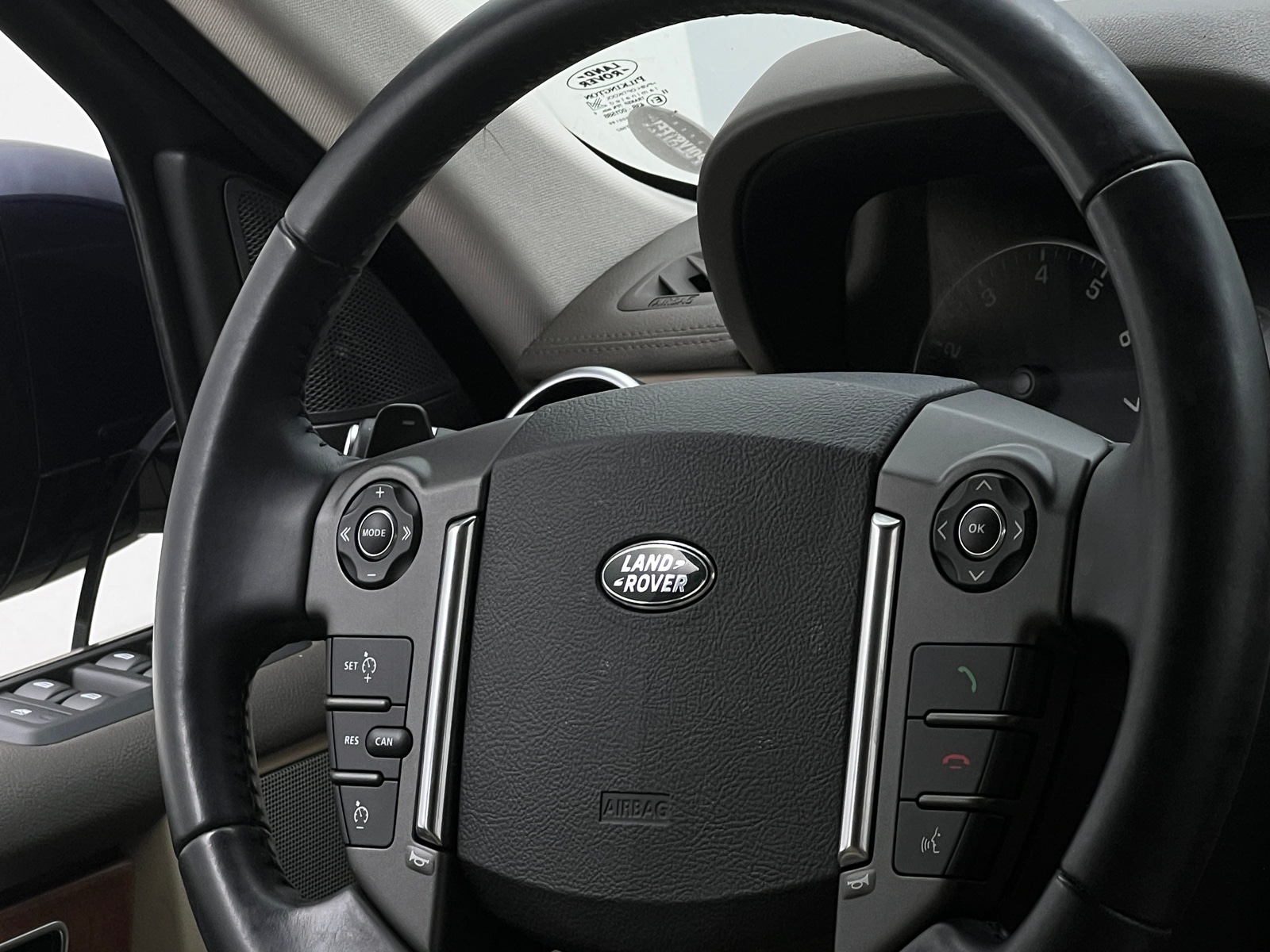 Thumbnail: 2016 Land Rover LR4 - 4