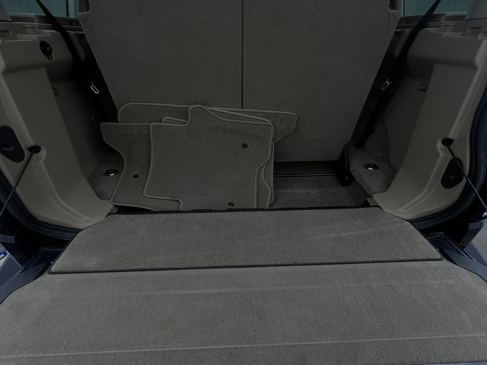 Thumbnail: 2016 Land Rover LR4 - 6