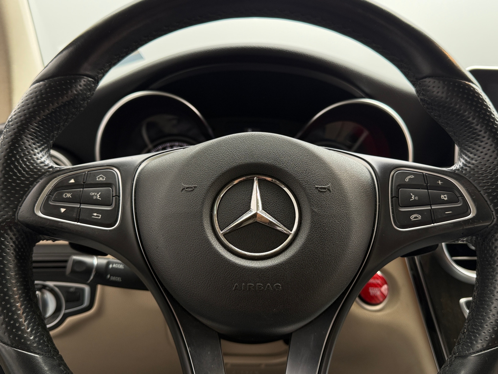 Thumbnail: 2017 Mercedes-Benz GLC - 4