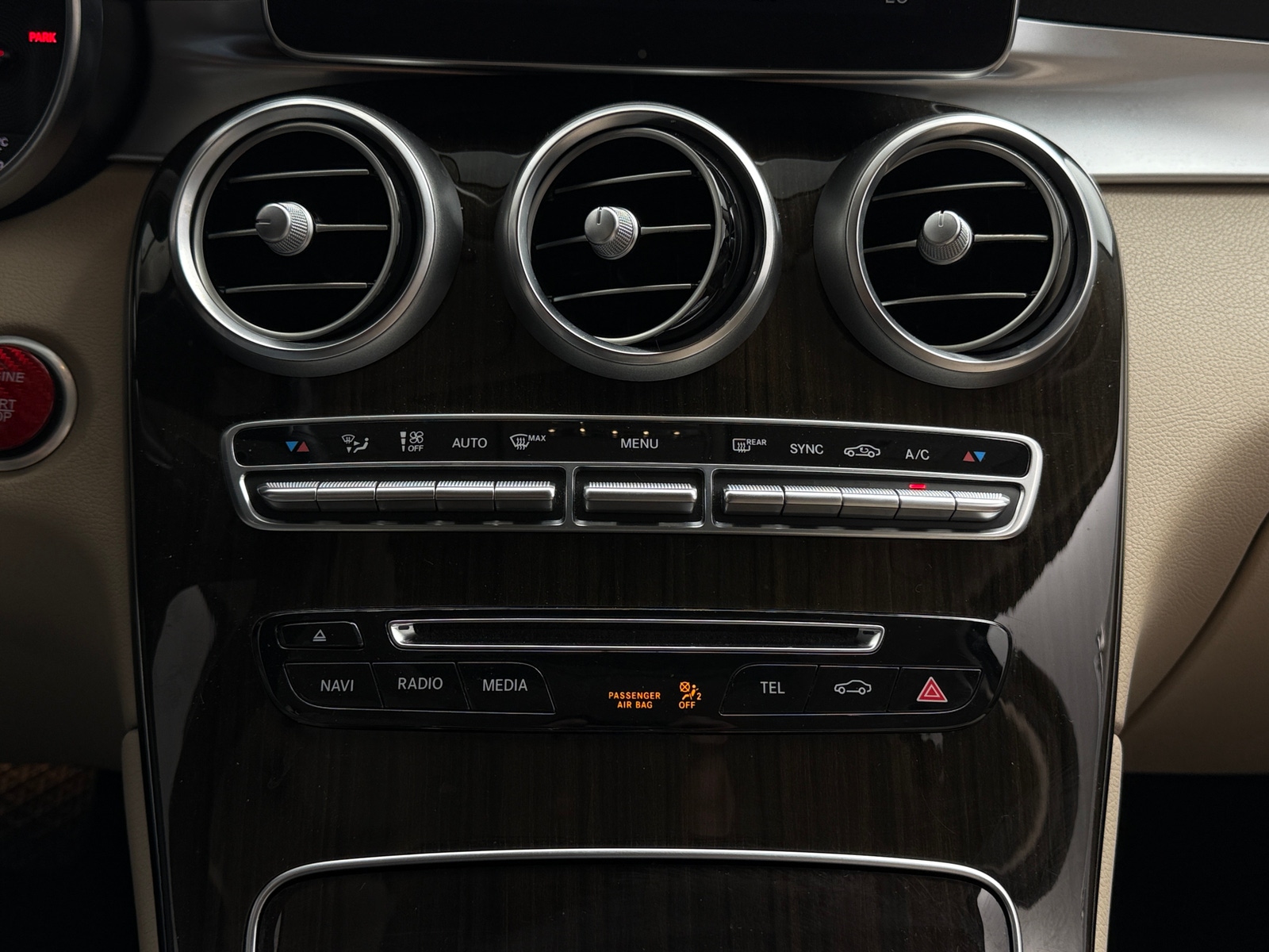 Thumbnail: 2017 Mercedes-Benz GLC - 3