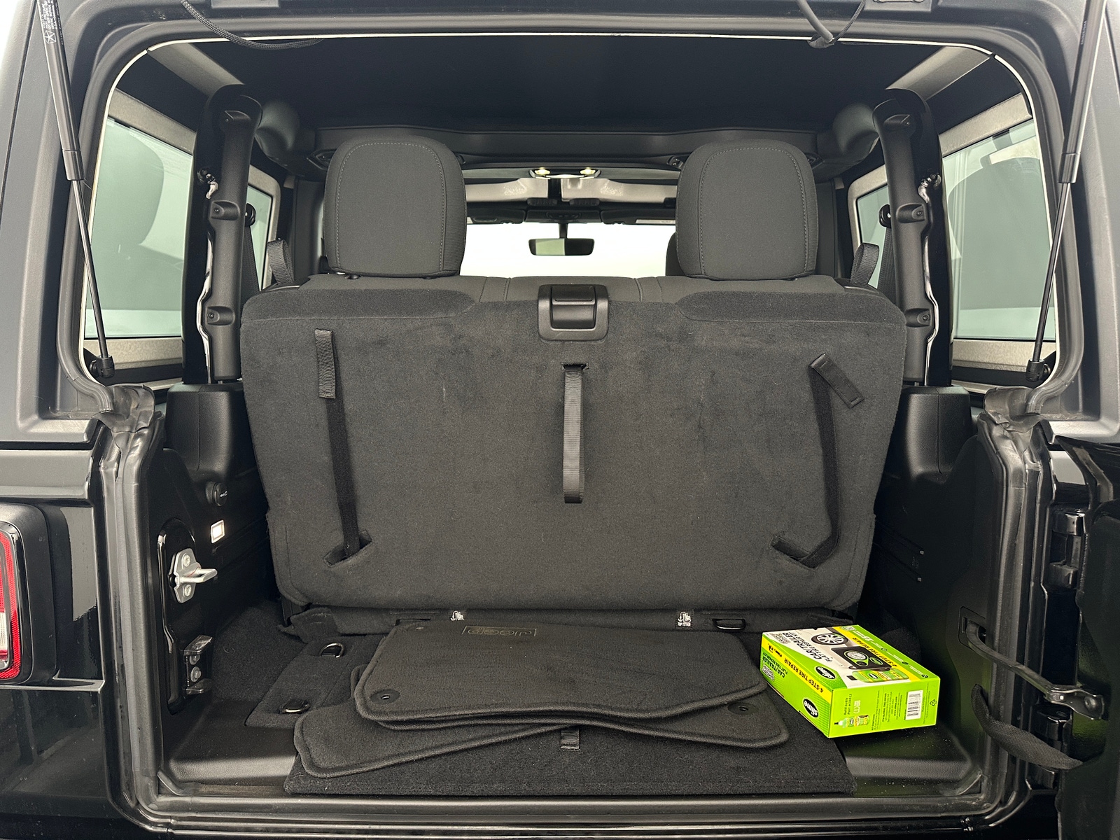 Thumbnail: 2021 Jeep Wrangler - 7