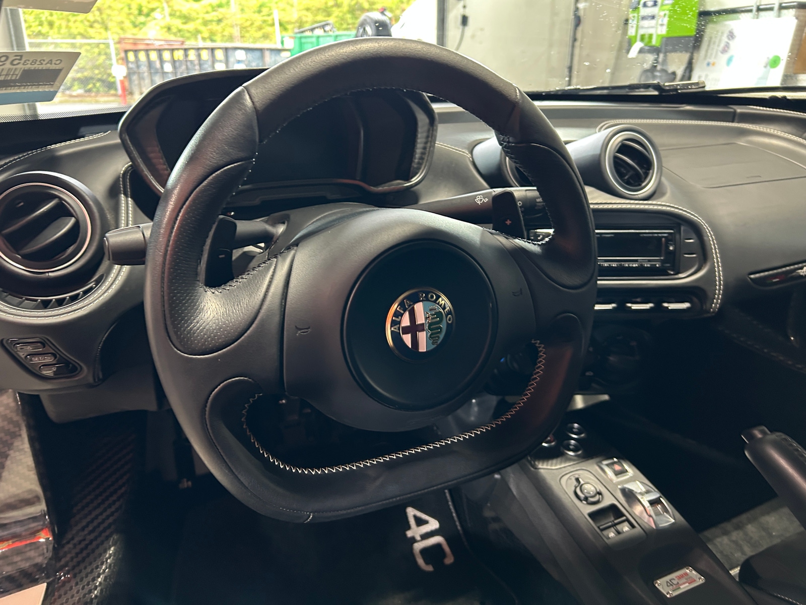 Thumbnail: 2015 Alfa Romeo 4C - 3