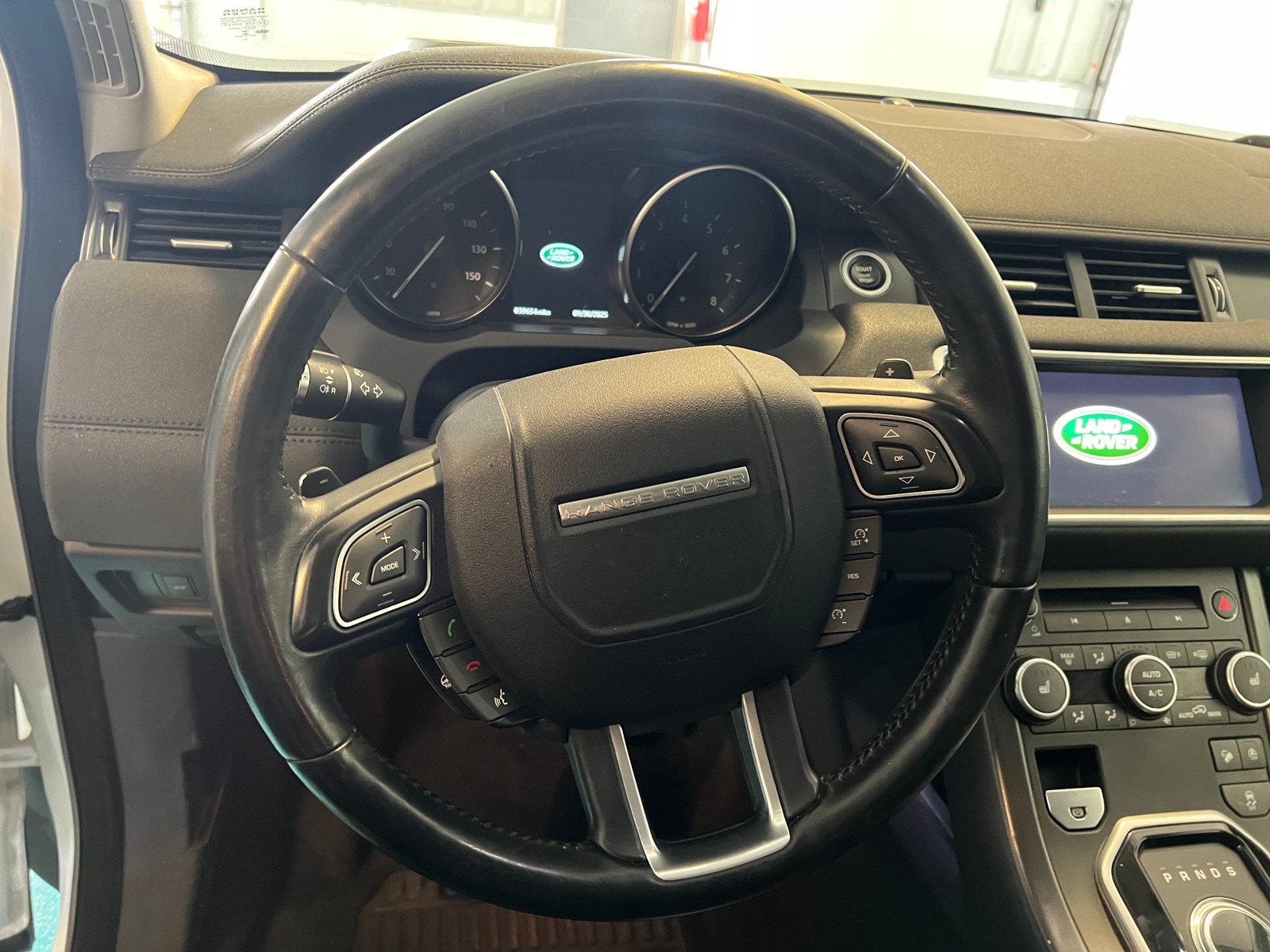 Thumbnail: 2019 Land Rover Range Rover Evoque - 4