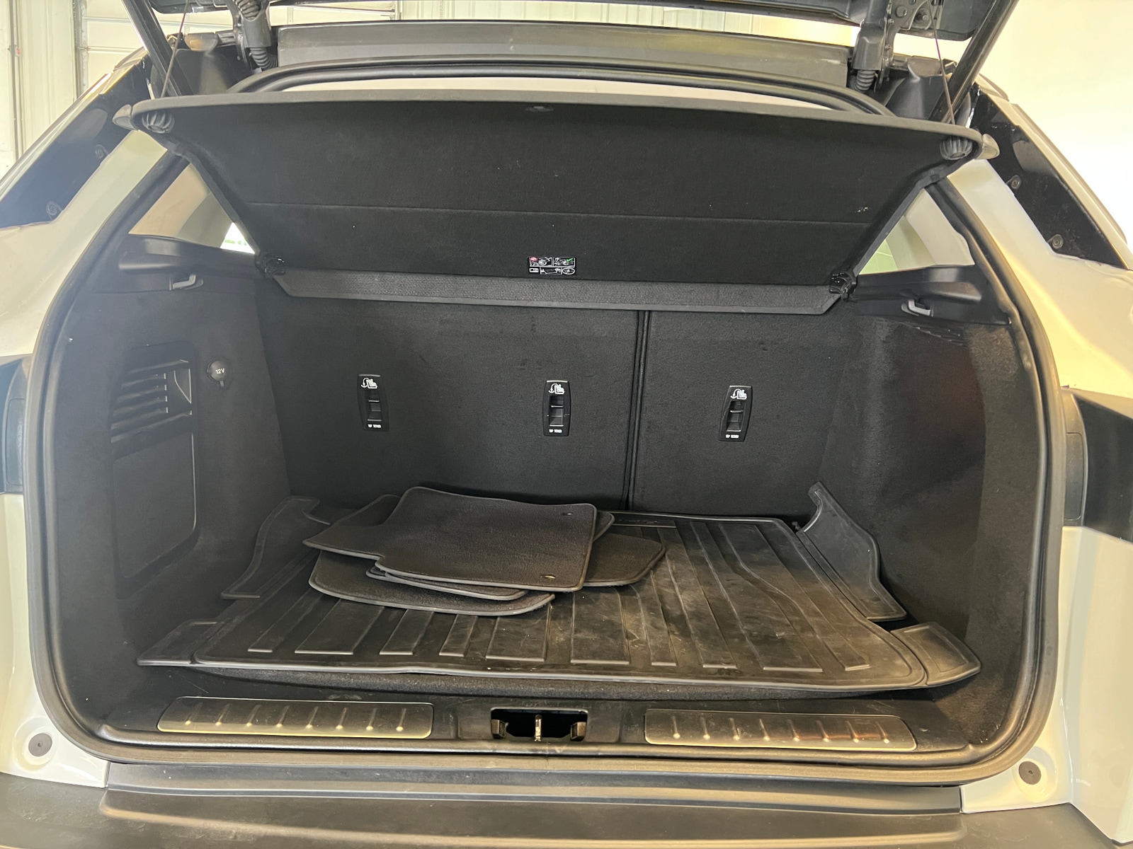 Thumbnail: 2019 Land Rover Range Rover Evoque - 6