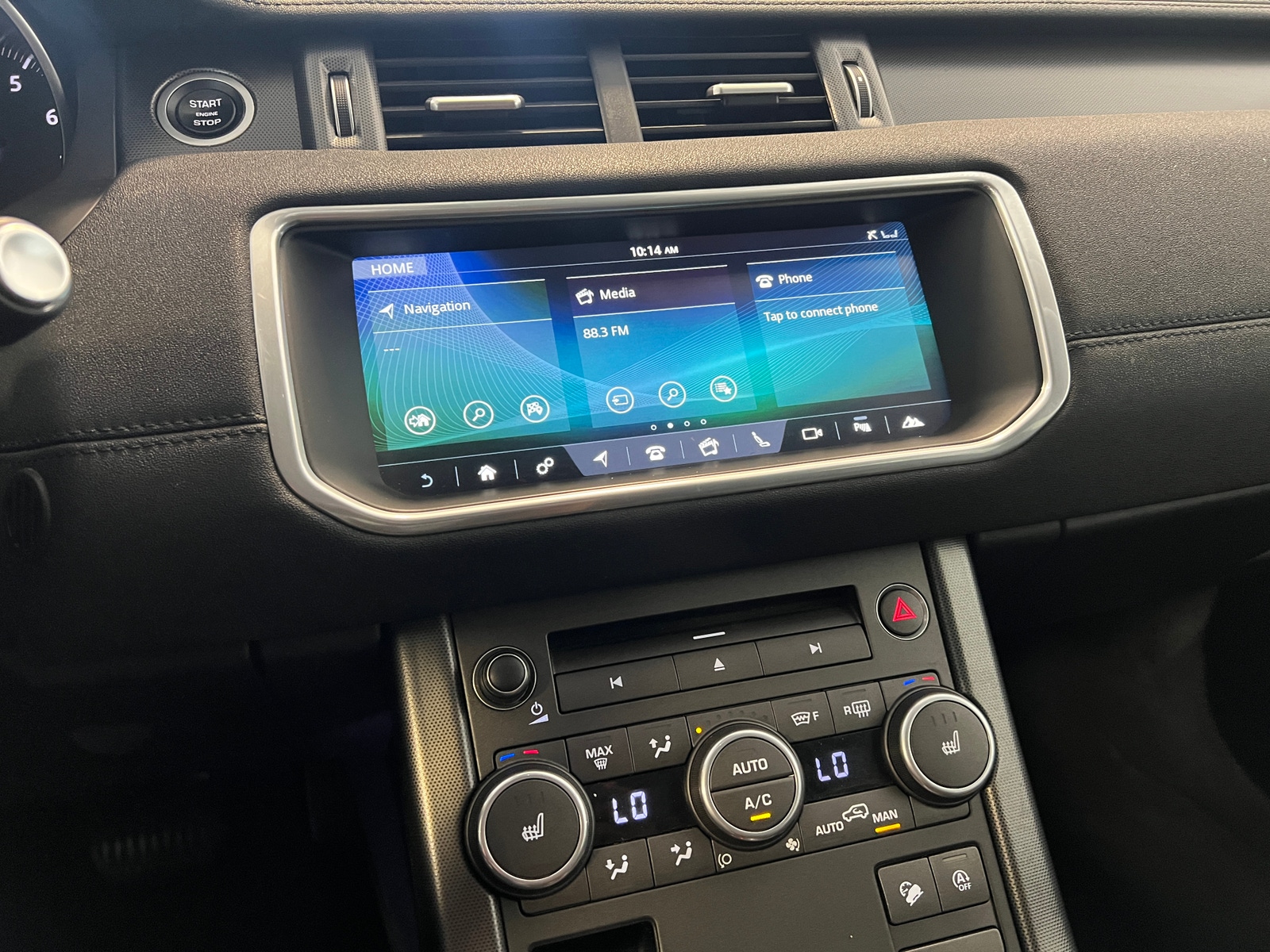 Thumbnail: 2019 Land Rover Range Rover Evoque - 3