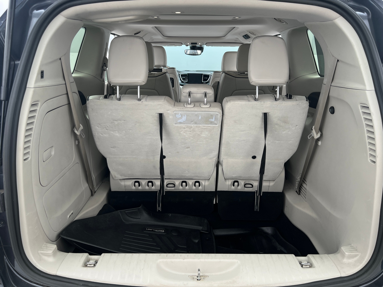 Thumbnail: 2020 Chrysler Pacifica - 6