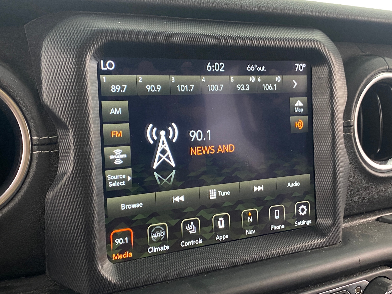Thumbnail: 2020 Jeep Wrangler - 4