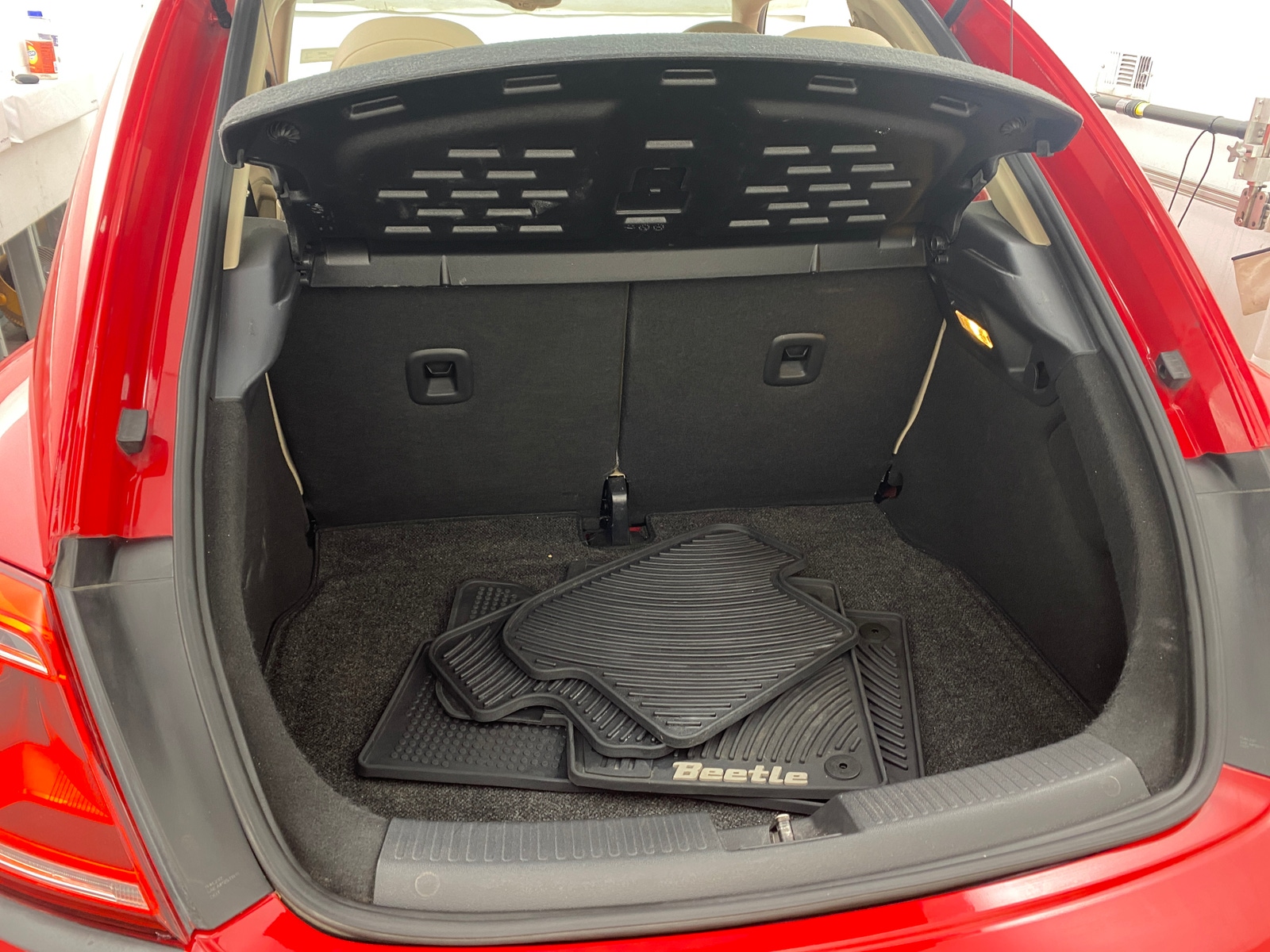Thumbnail: 2016 Volkswagen Beetle - 7