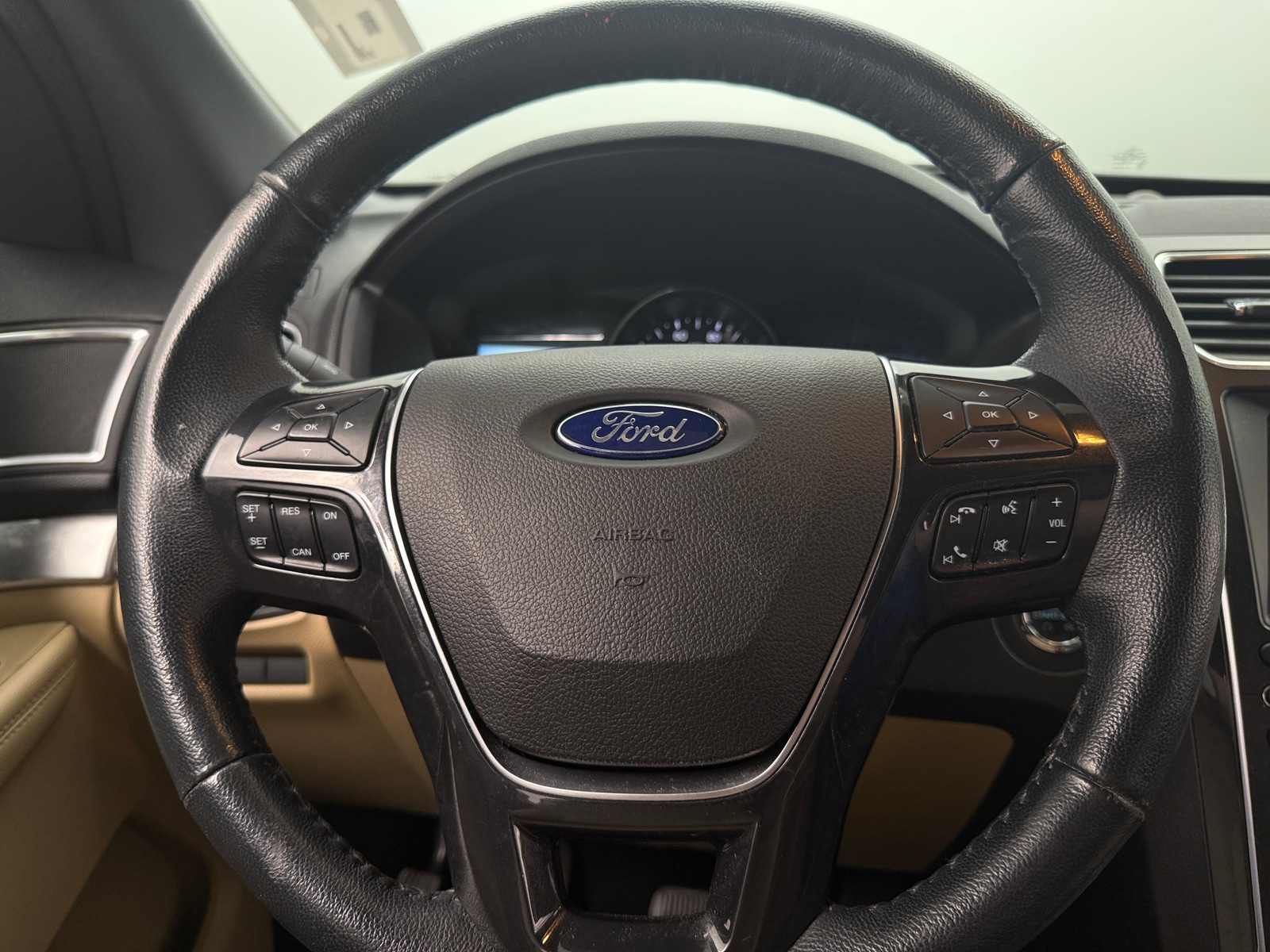 Thumbnail: 2017 Ford Explorer - 4