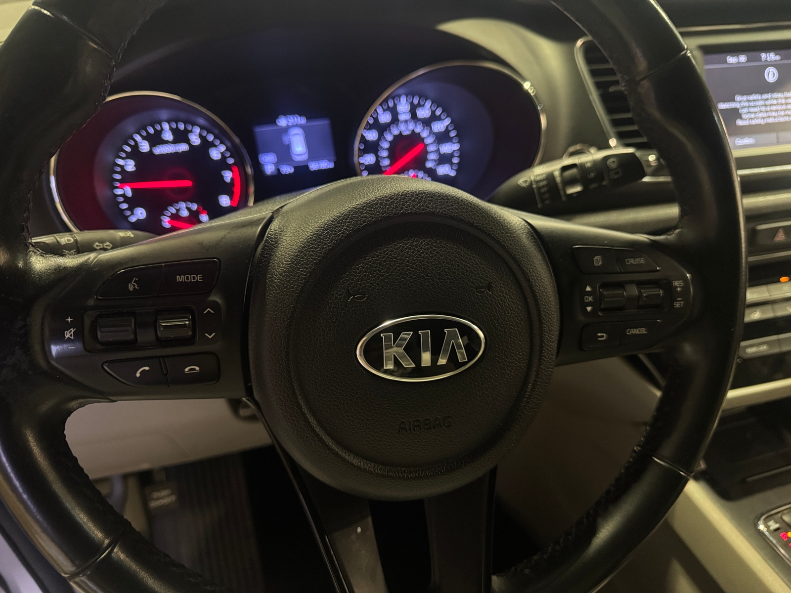 Thumbnail: 2019 Kia Sedona - 4