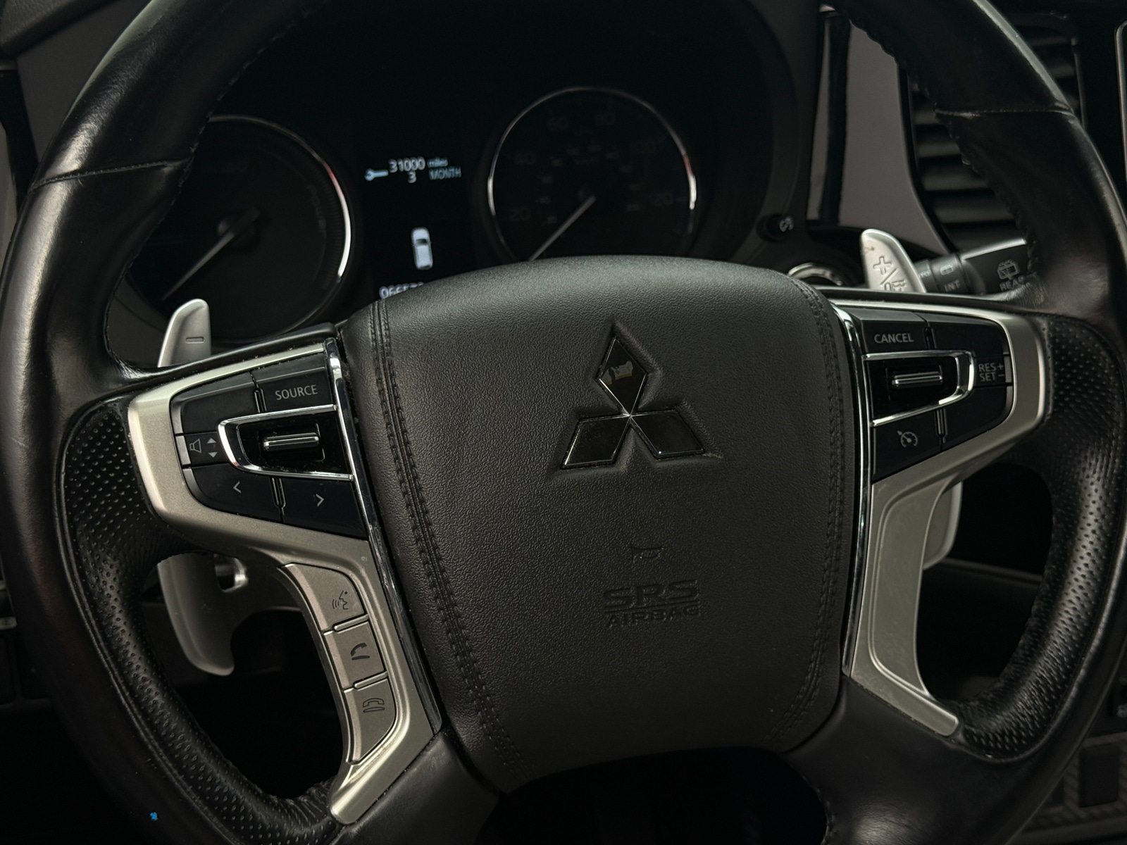 Thumbnail: 2019 Mitsubishi Outlander - 4