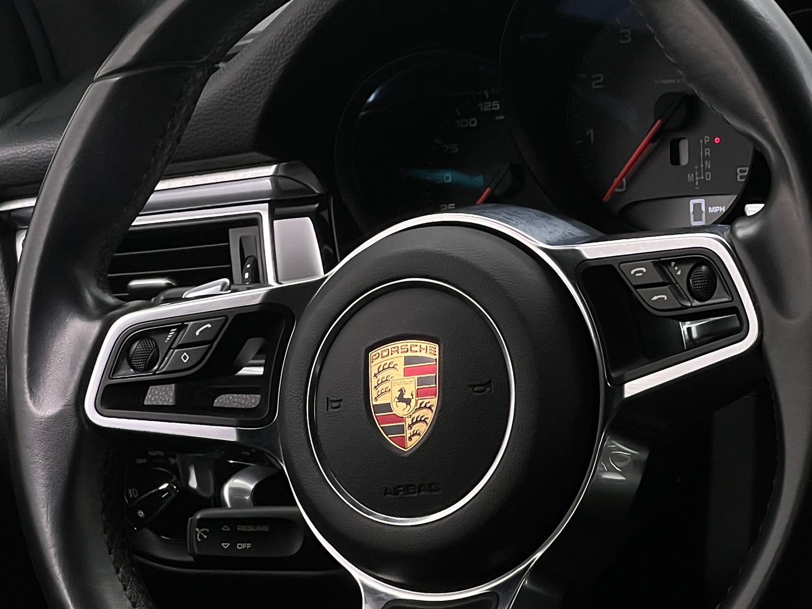 Thumbnail: 2018 Porsche Macan - 4