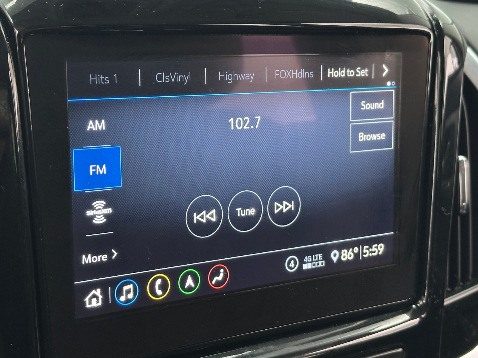 Thumbnail: 2021 Chevrolet Traverse - 4