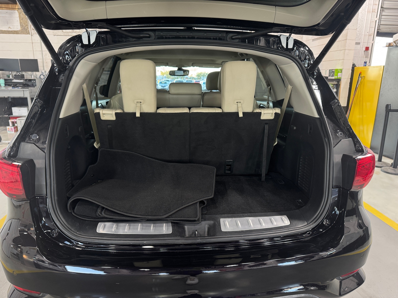 Thumbnail: 2019 INFINITI QX60 - 6