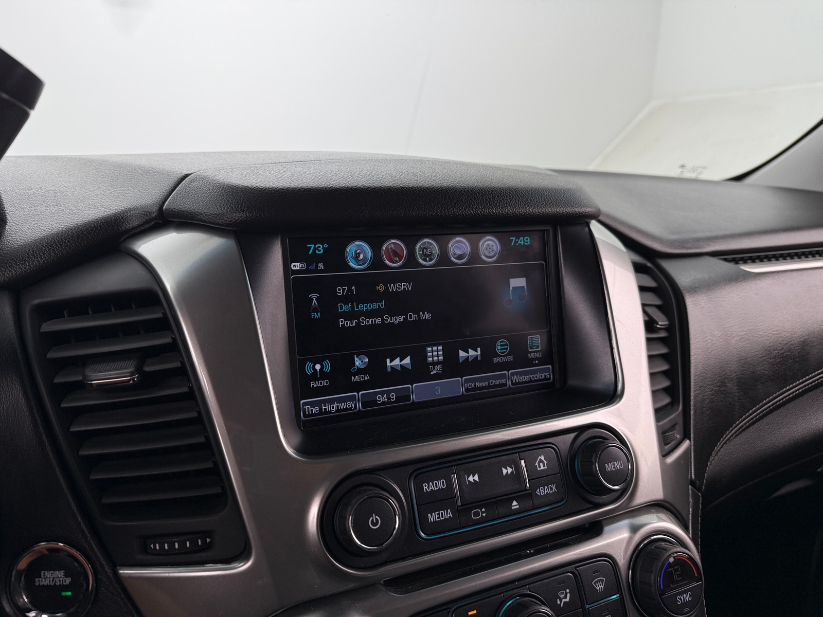 Thumbnail: 2018 Chevrolet Suburban - 3