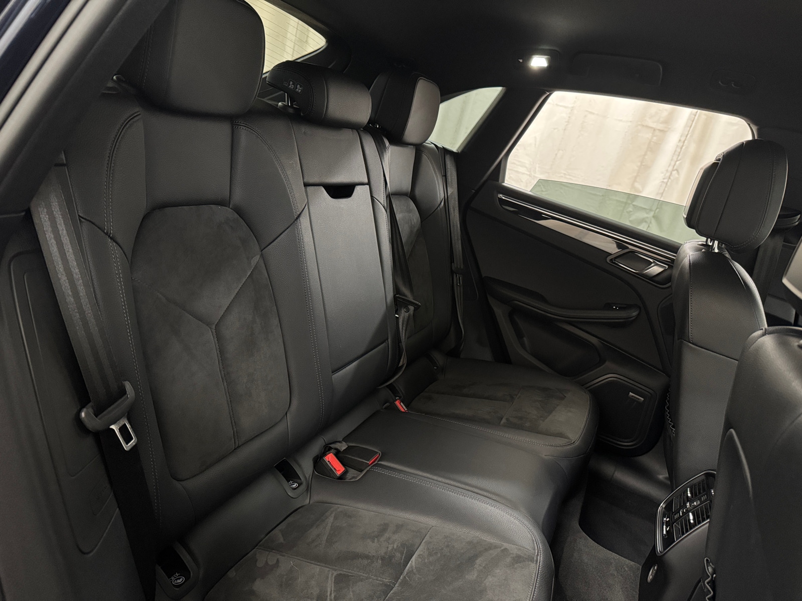 Thumbnail: 2018 Porsche Macan - 5