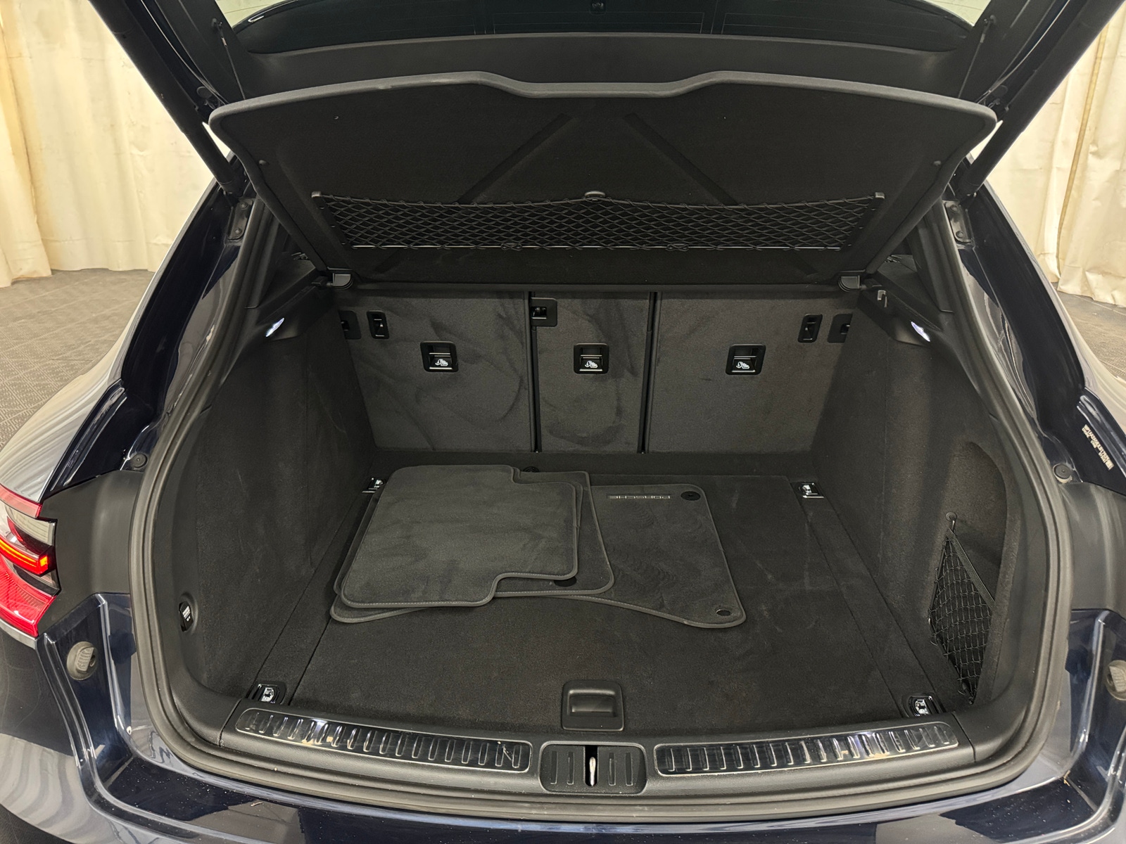 Thumbnail: 2018 Porsche Macan - 6