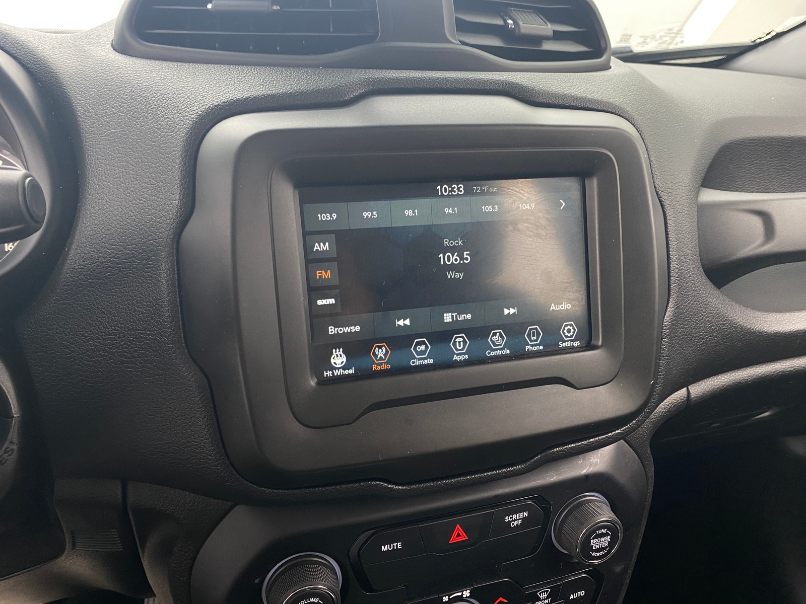 Thumbnail: 2020 Jeep Renegade - 4