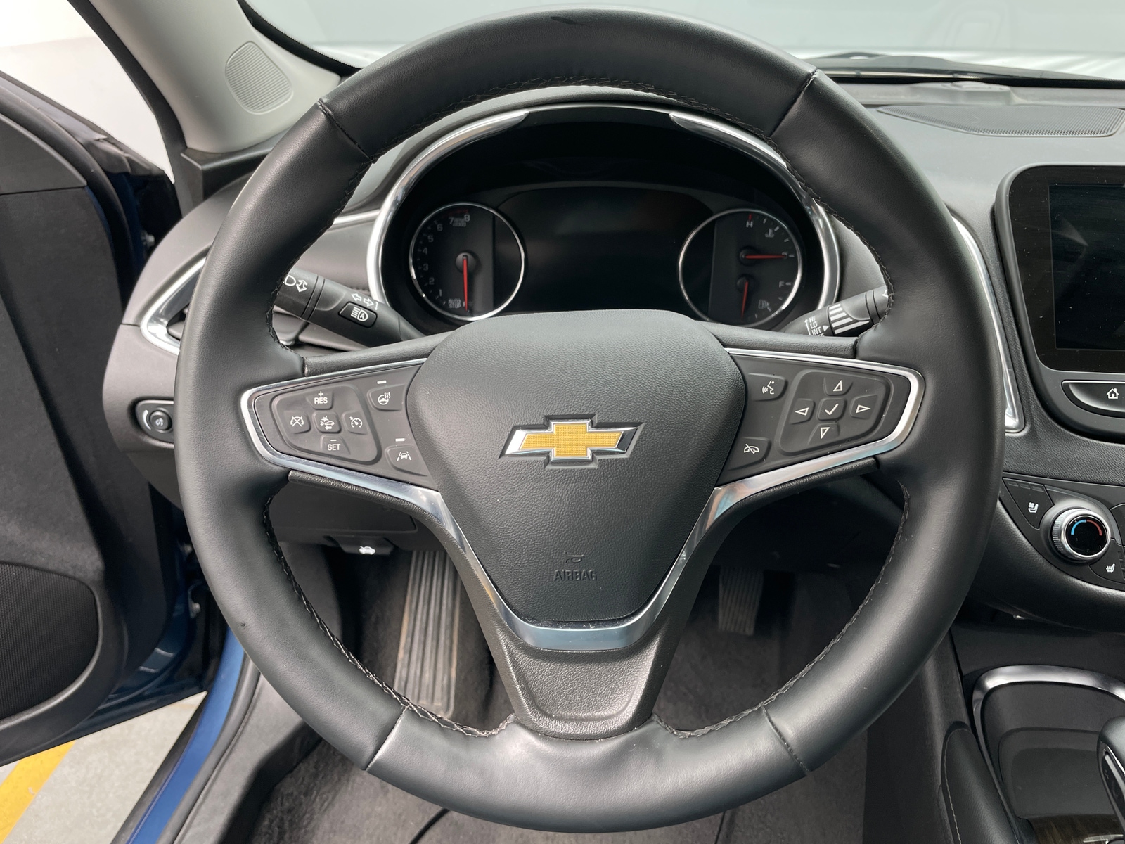 Thumbnail: 2024 Chevrolet Malibu - 4