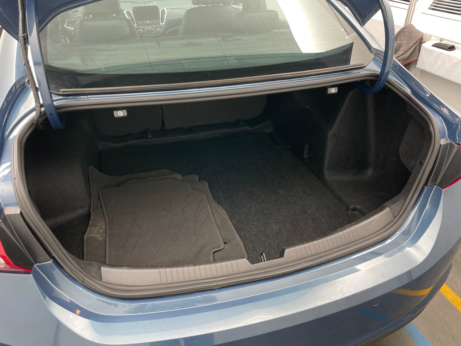 Thumbnail: 2024 Chevrolet Malibu - 6