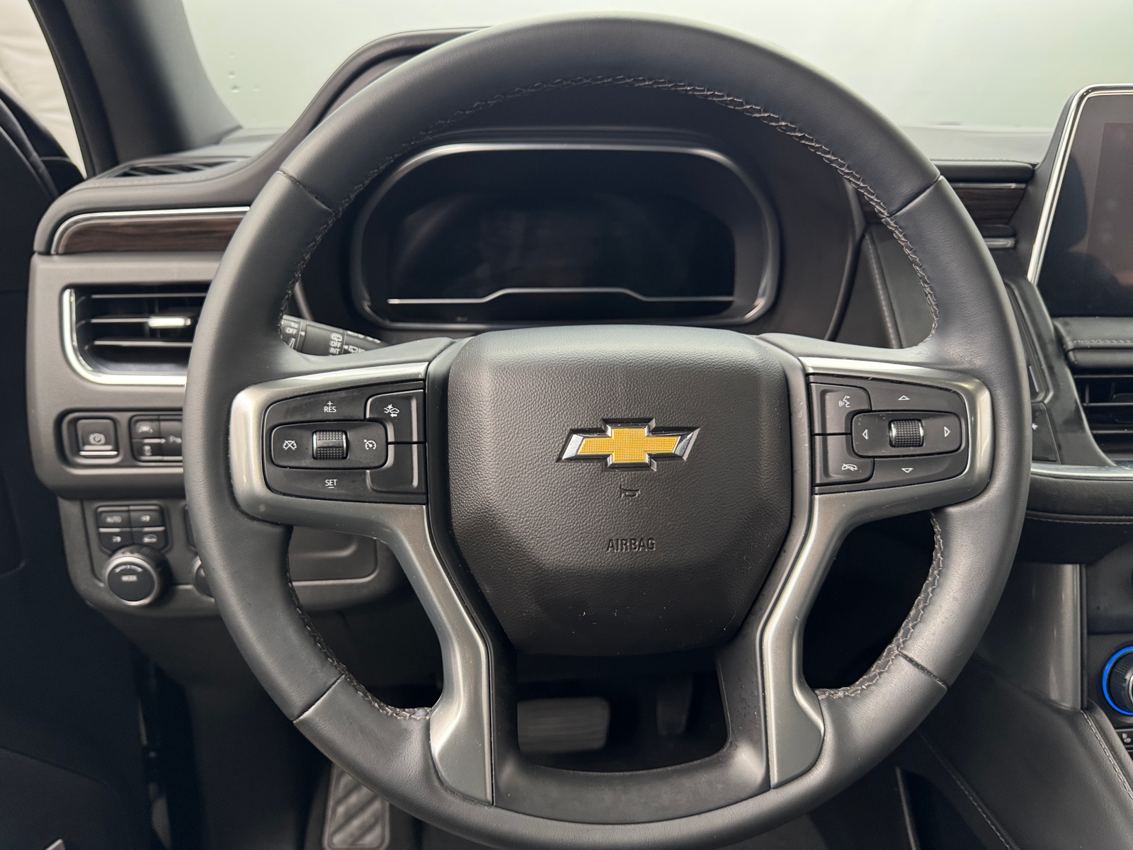 Thumbnail: 2023 Chevrolet Tahoe - 4