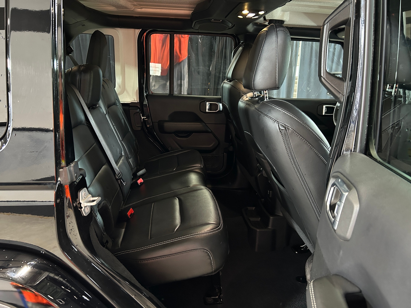 Thumbnail: 2019 Jeep Wrangler - 5